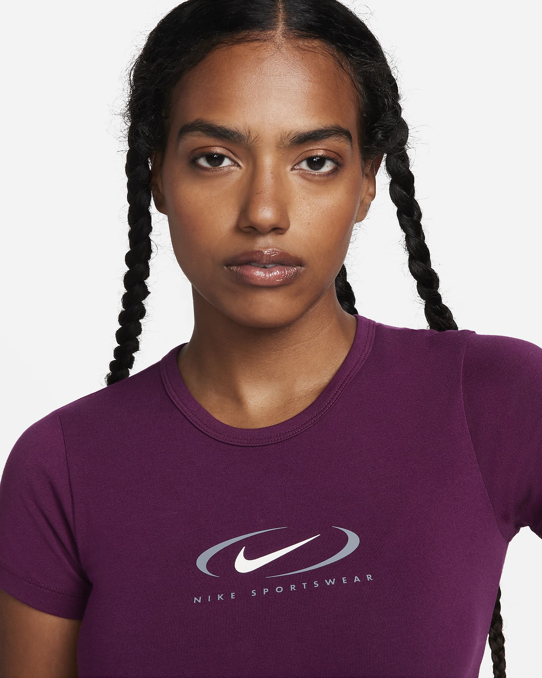 Nike Sportswear Women's Cropped Graphic Tee. Nike HR