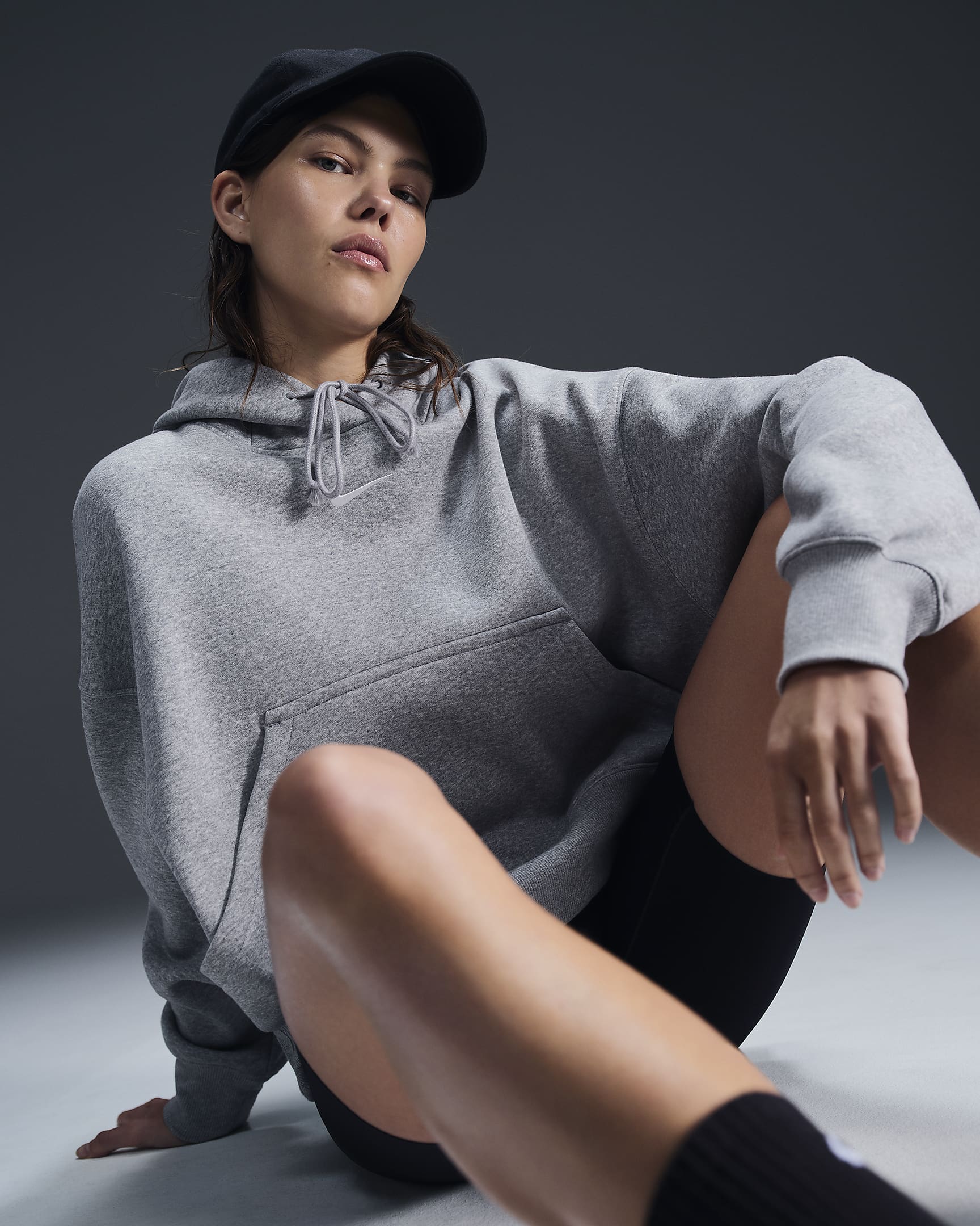 Felpa pullover ultraoversize con cappuccio Nike Sportswear Phoenix Fleece – Donna - Dark Grey Heather/Sail