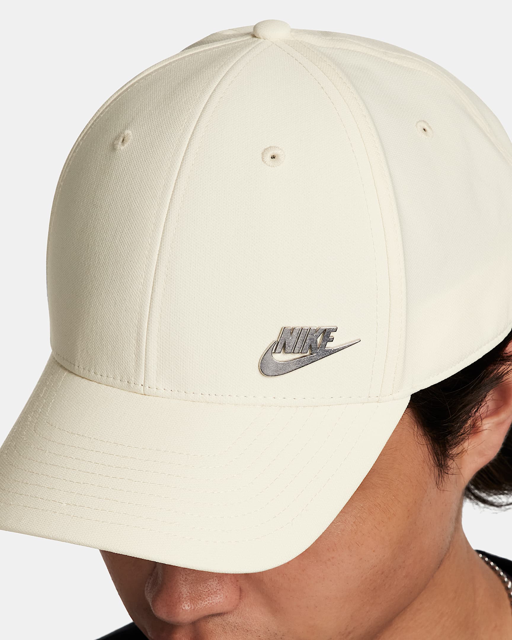 Nike Dri-FIT Club Structured Metal Logo Cap
