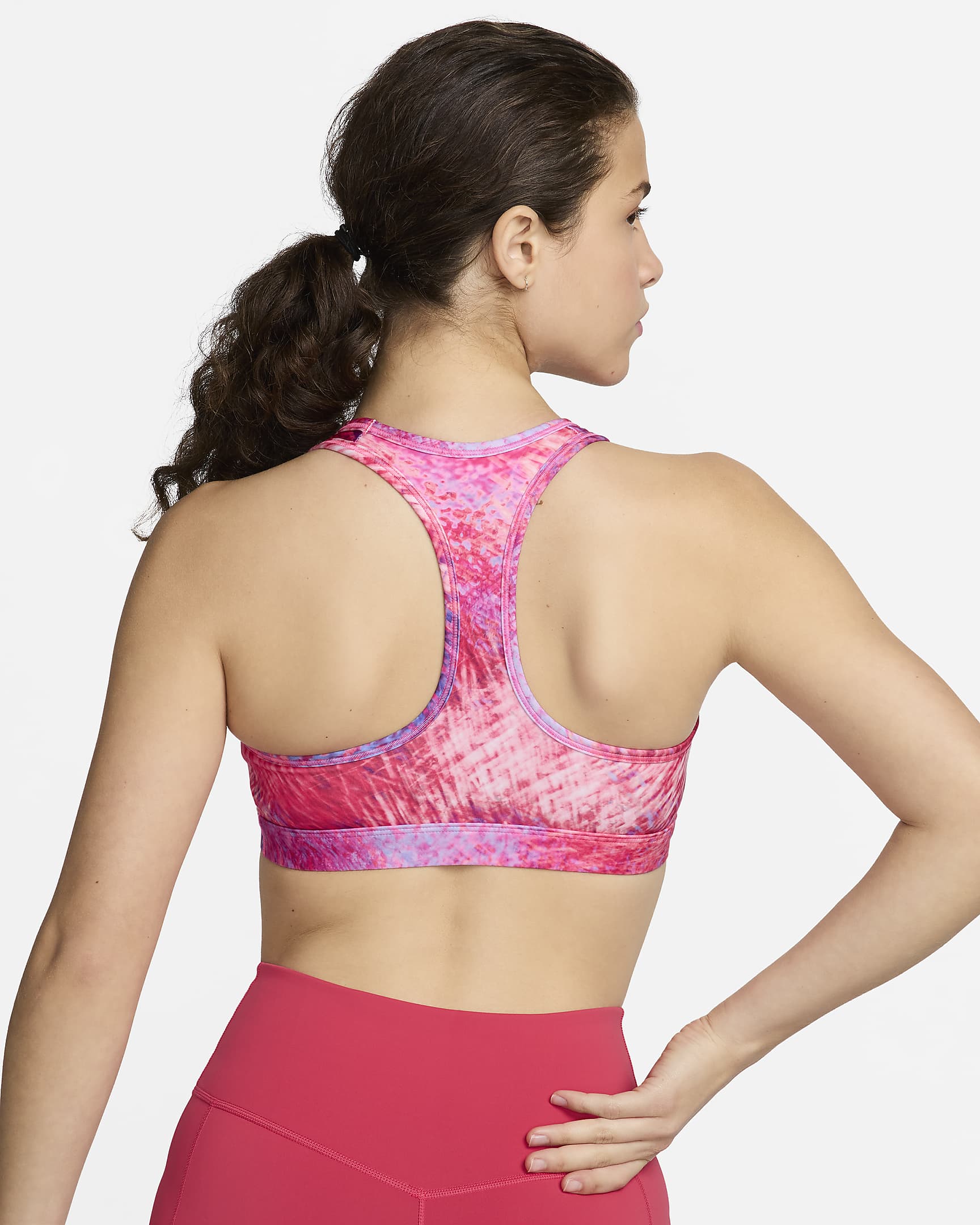 Bra deportivo con almohadillas para mujer Nike Dri-FIT USA Swoosh - Hiperrosa/Blanco