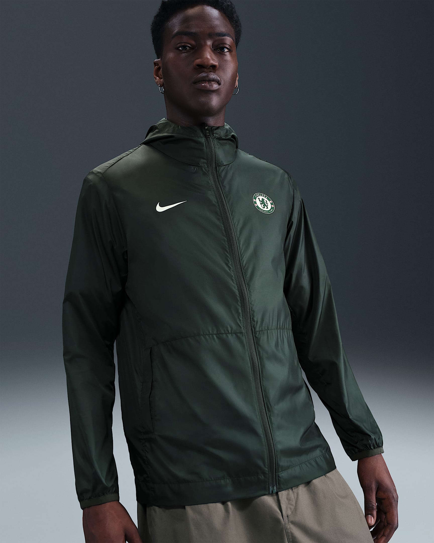 FC Chelsea Academy Pro Nike Football Regenjacke mit Kapuze (Herren) - Outdoor Green/Phantom