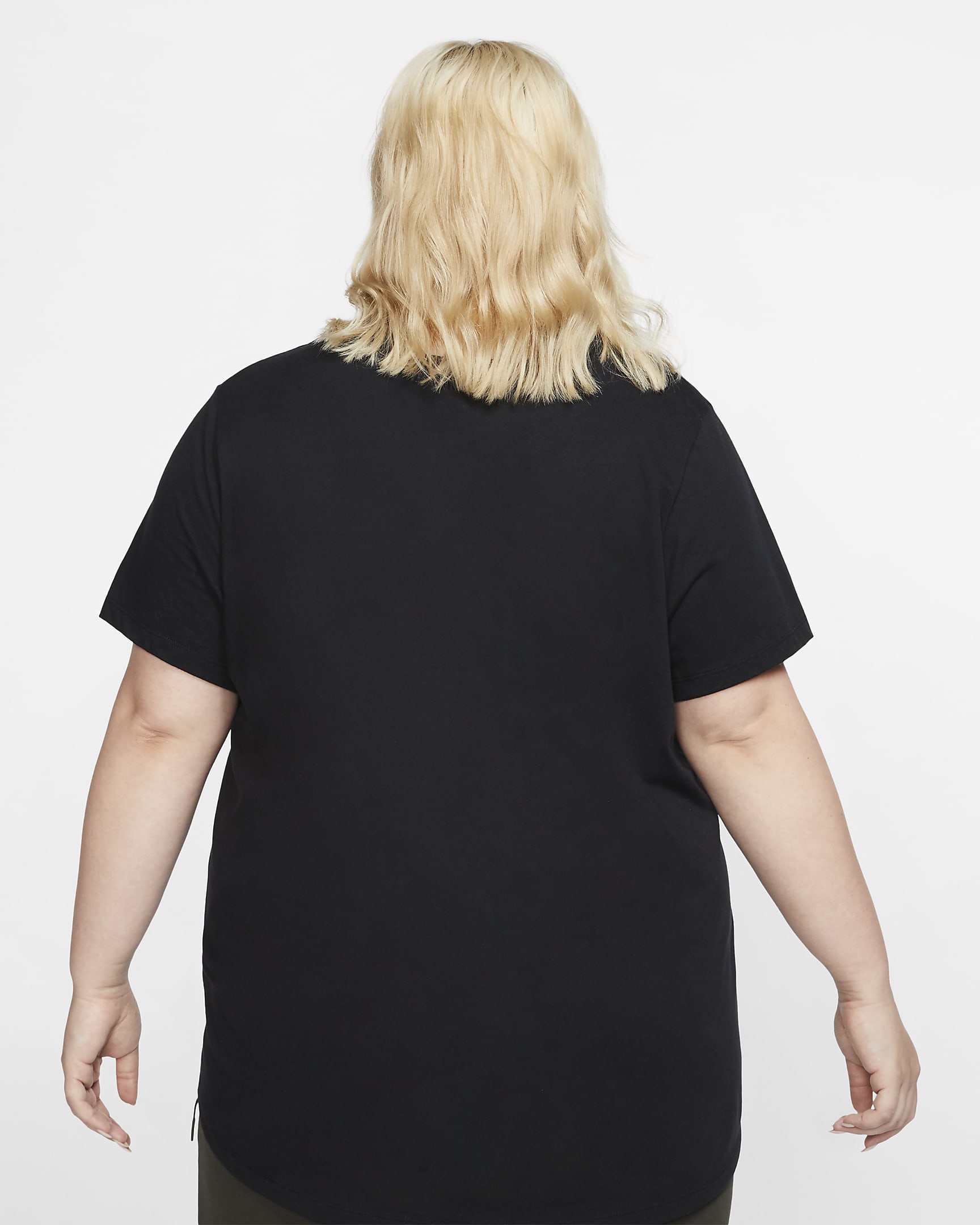 Nike Sportswear Essential Women's TShirt (Plus size). Nike IE