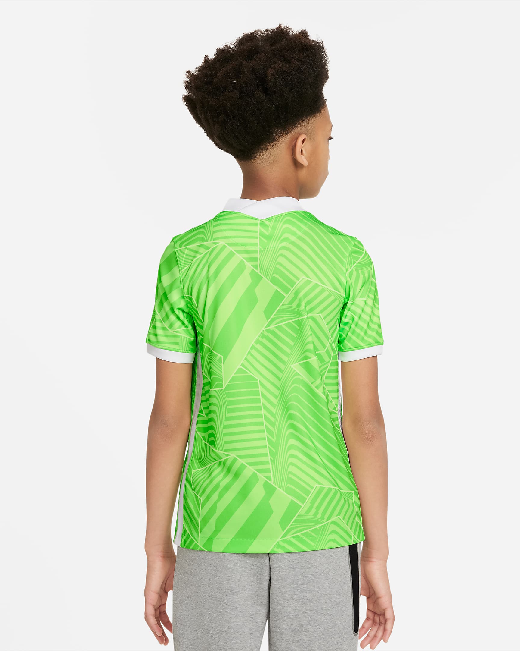 VfL Wolfsburg 2021/22 Stadium Home Older Kids' Football Shirt. Nike NO