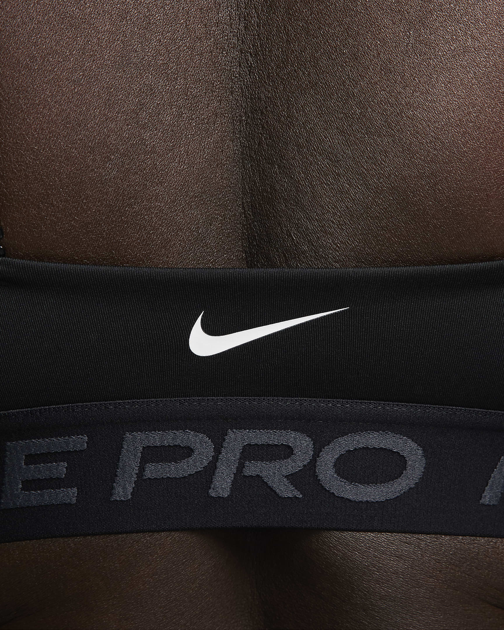 Dámská sportovní podprsenka Nike Pro Indy Plunge s vycpávkami a střední oporou - Černá/Anthracite/Bílá