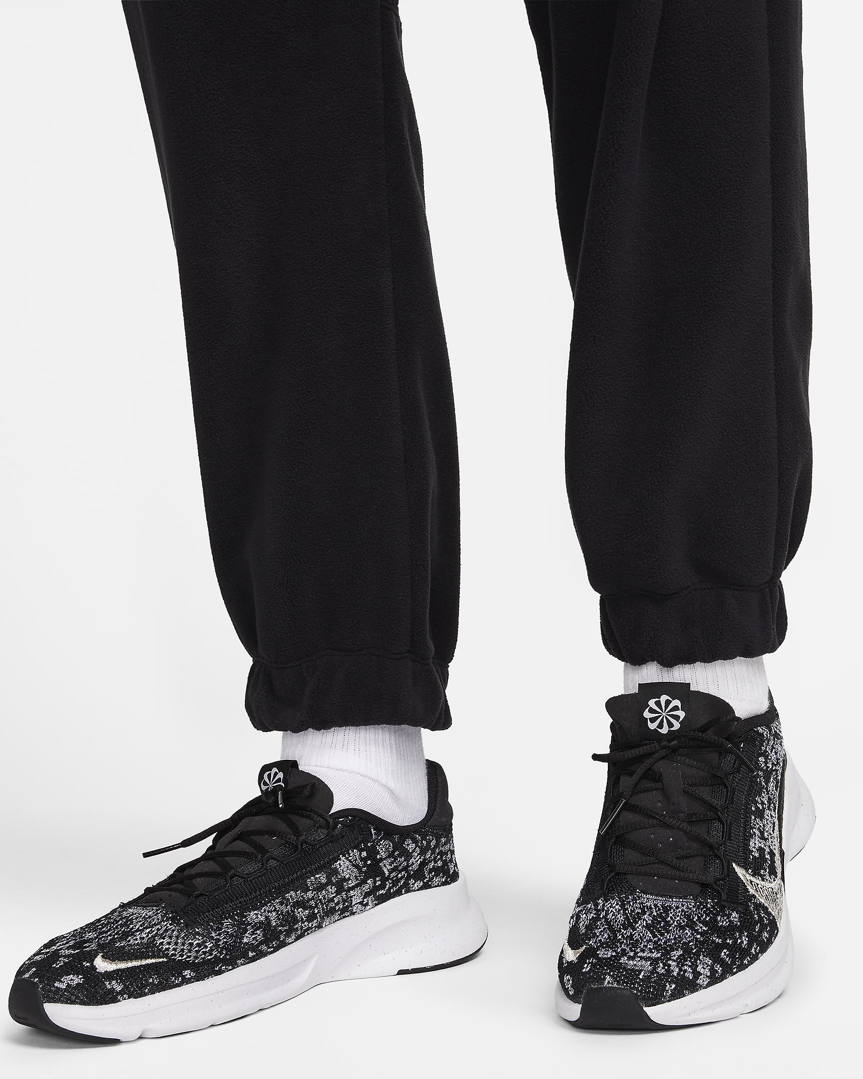 Nike ThermaFIT One Women's Loose Fleece Trousers. Nike UK