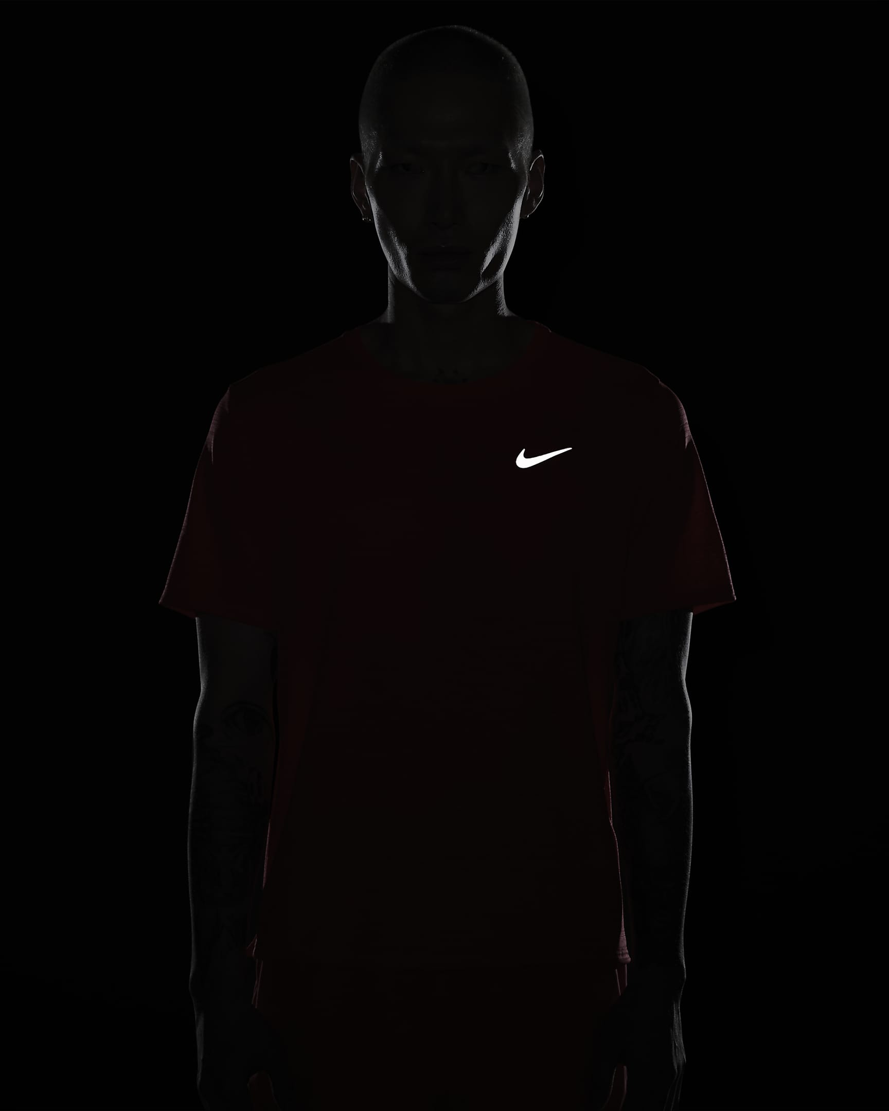 Nike Dri-FIT Miler Men's Running Top. Nike PH