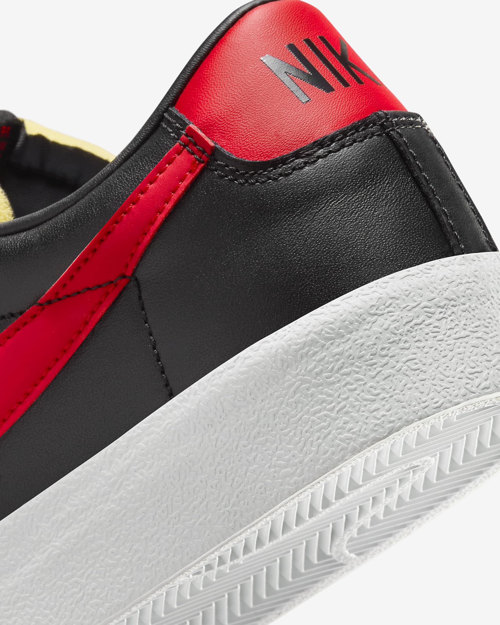 Nike Blazer Low '77 Vintage Men's Shoes - Black/Anthracite/White/University Red