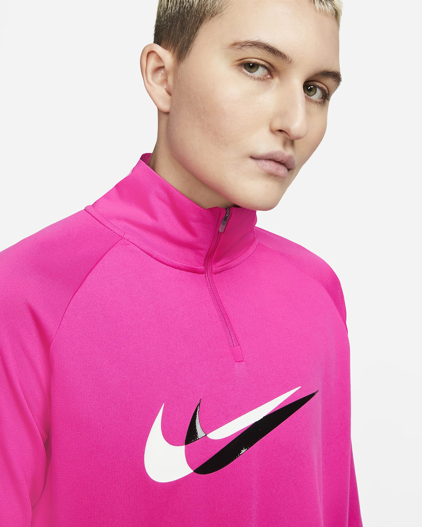 Nike DriFIT Swoosh Run Women's 1/4Zip Running Midlayer. Nike LU