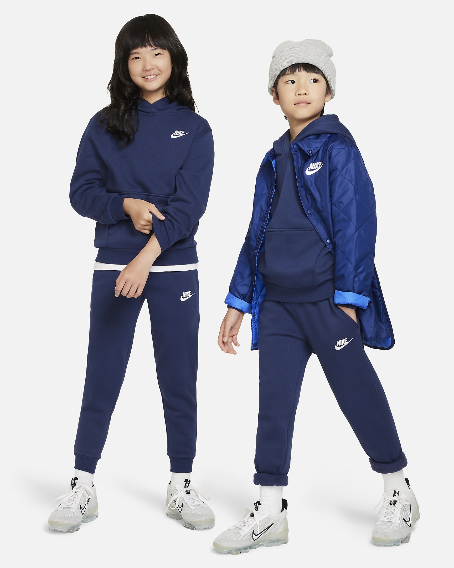 Joggers Nike Sportswear Club Fleece para niños talla grande - Azul marino medianoche/Blanco