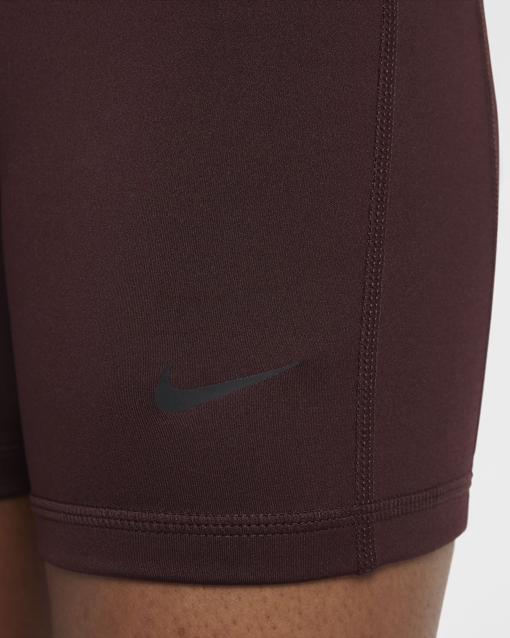 Nike Pro Leak Protection: Periodensichere Dri-FIT-Shorts für ältere Kinder - Burgundy Crush/Schwarz