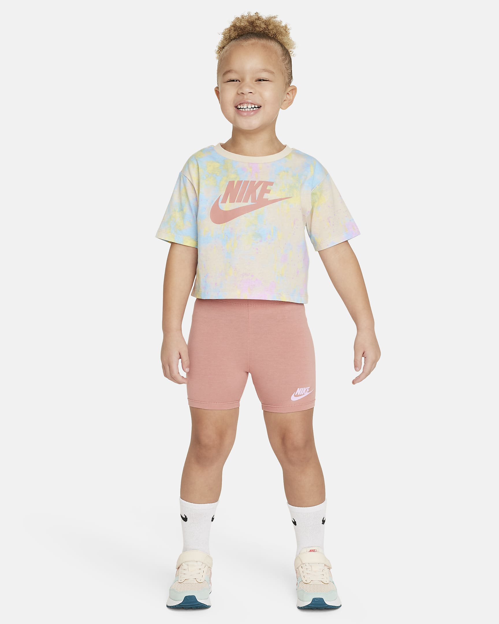 Conjunto de 2 piezas con shorts tamaño infantil Nike. Nike.com