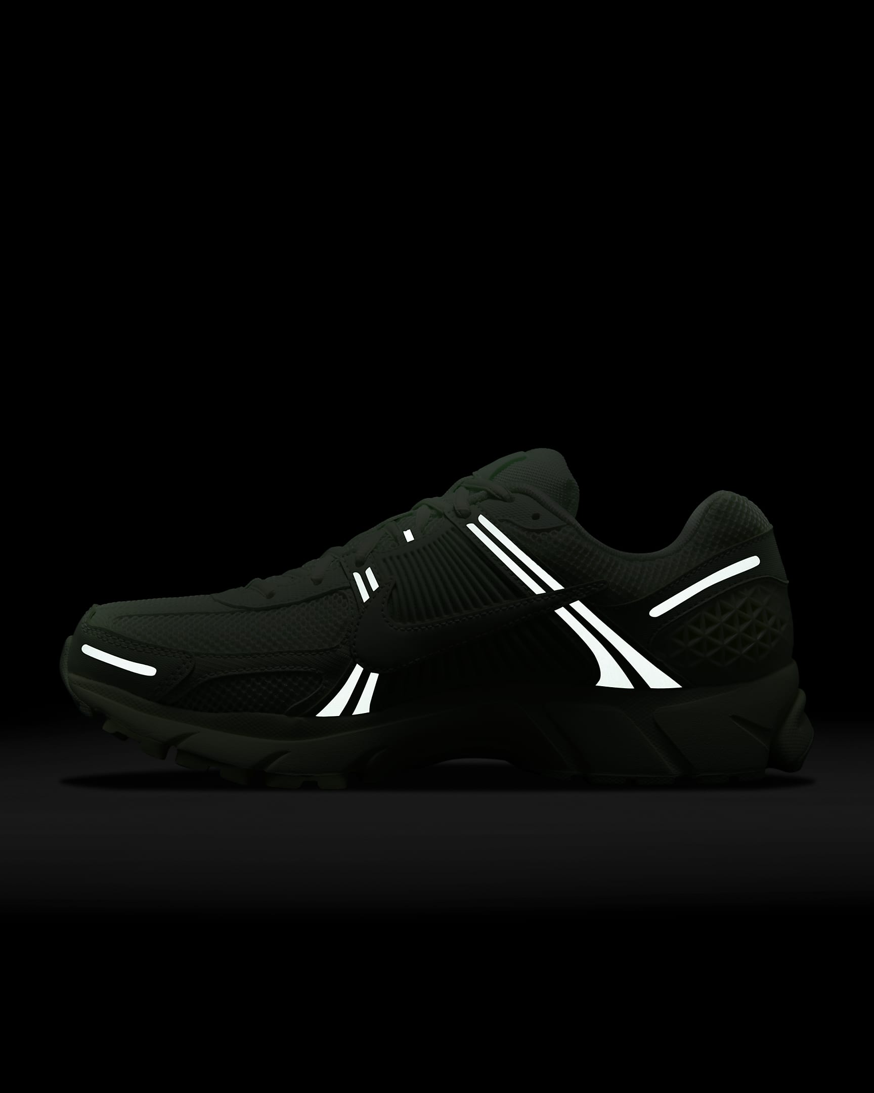 Nike Zoom Vomero 5 Men's Shoes - Vapor Green/Vapor Green