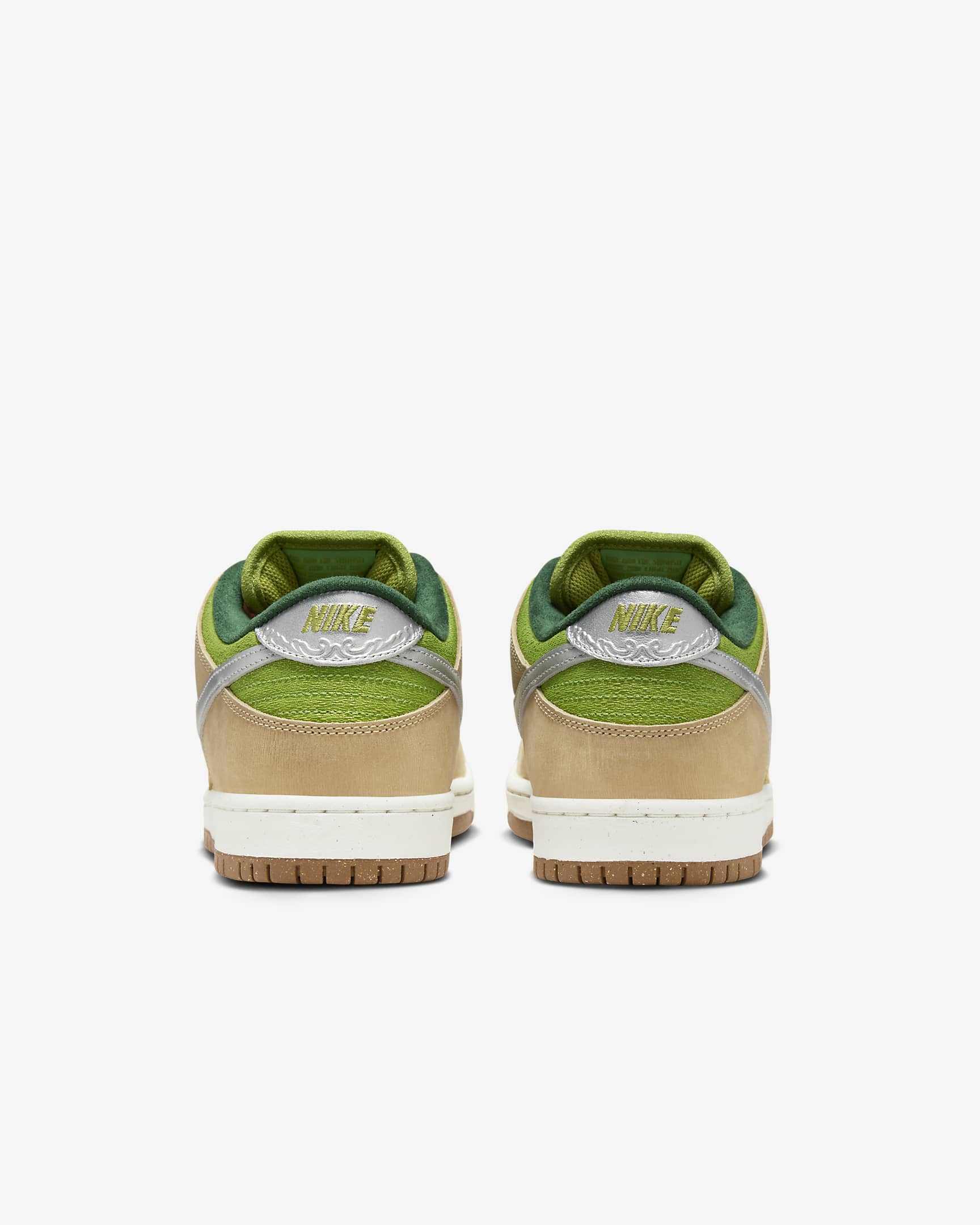 Chaussures de skateboard Nike SB Dunk Low Pro - Sesame/Pear/Fir/Metallic Silver