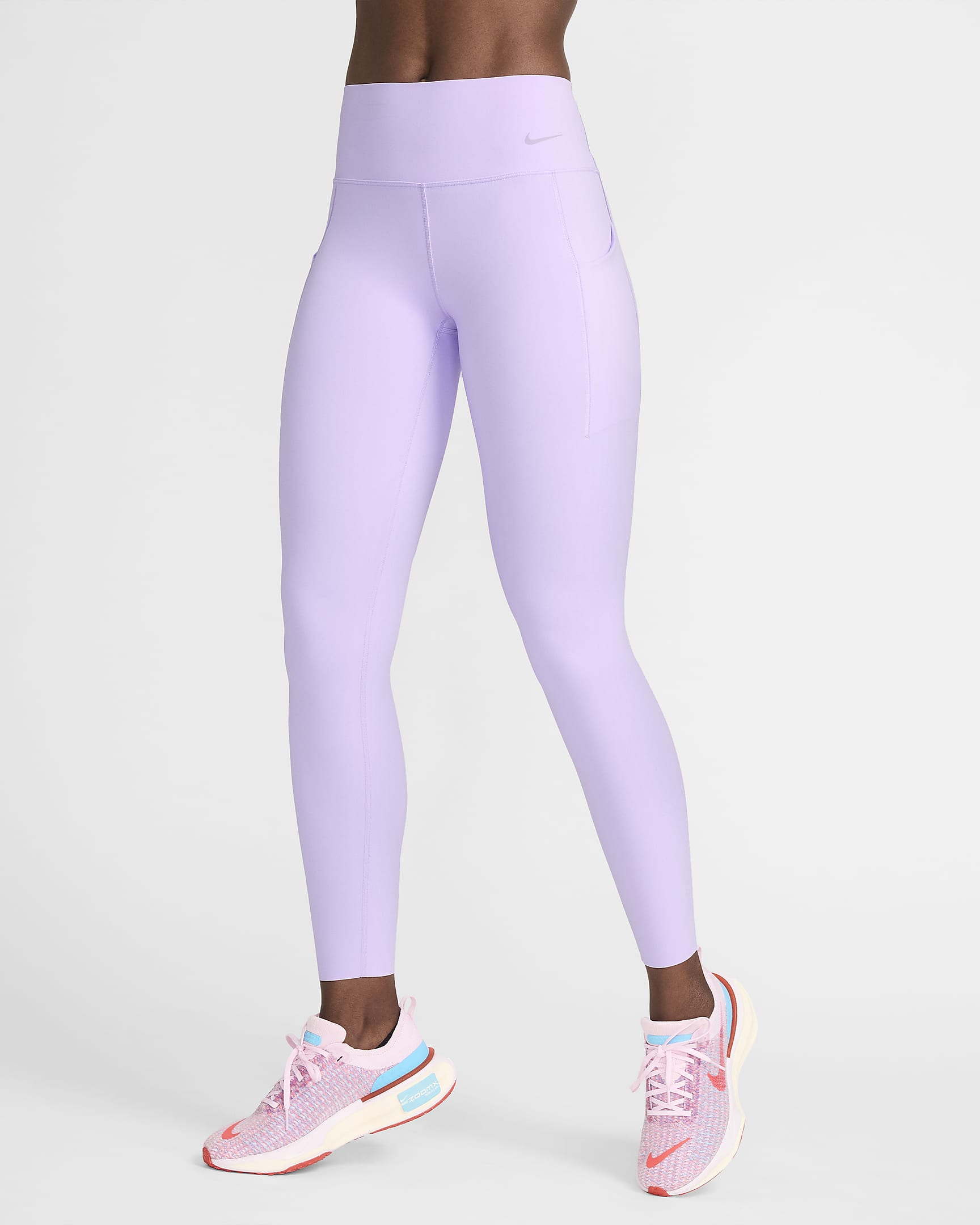 Legging long taille mi-haute à maintien normal avec poches Nike Universa pour femme - Lilac Bloom/Noir