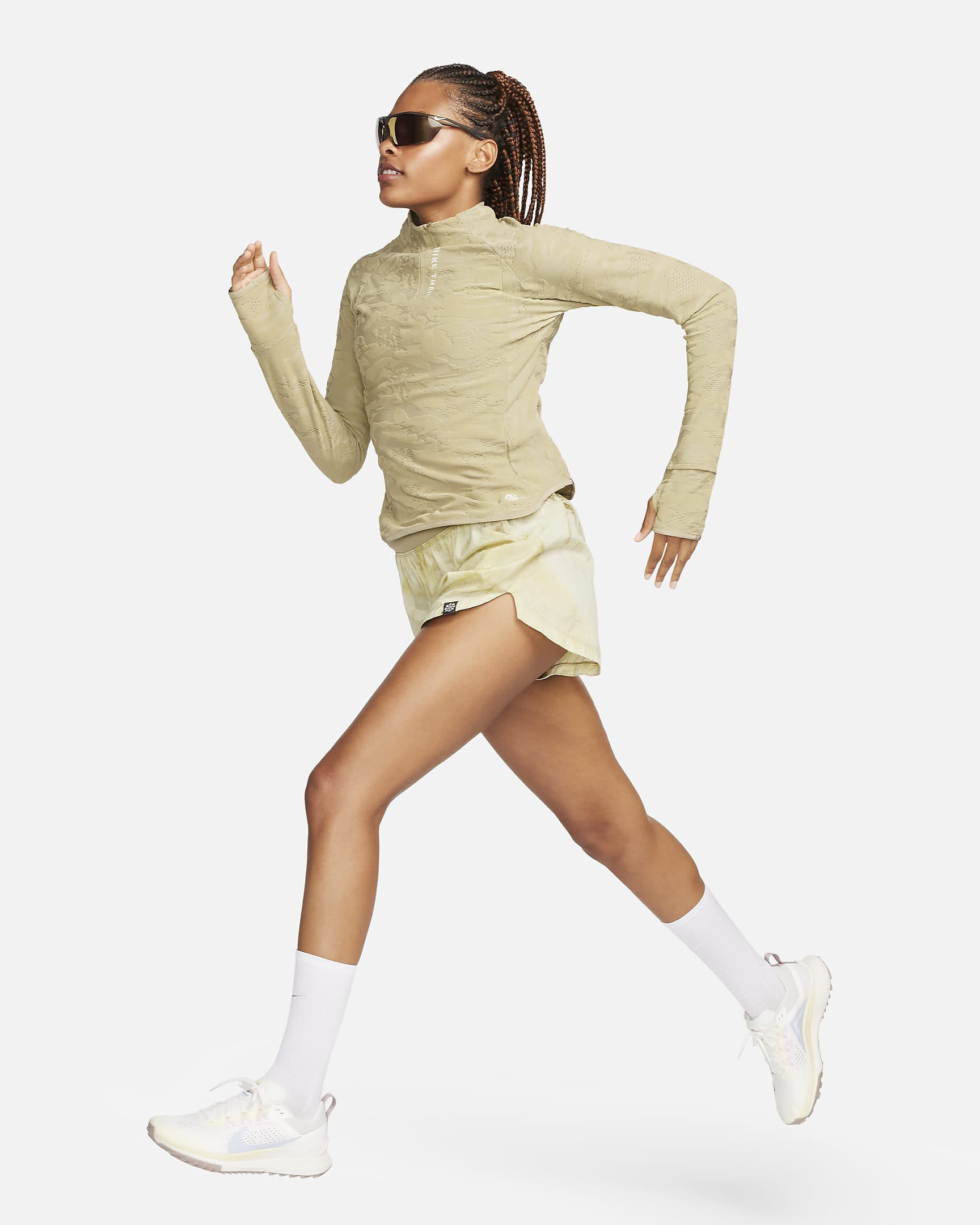 Nike Trail Women's Dri-FIT 1/4-Zip Mid Layer Trail Top. Nike CA