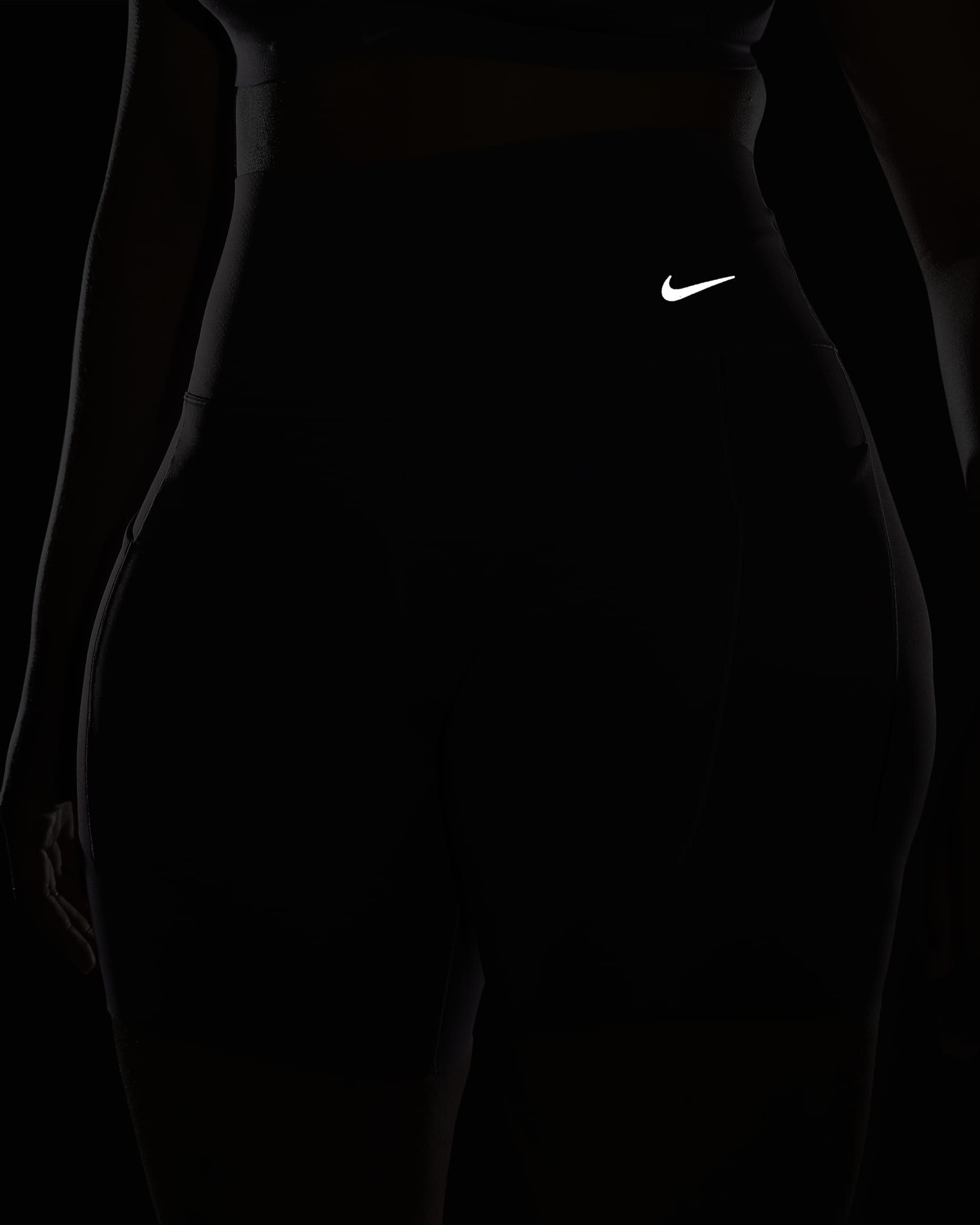 Shorts de ciclismo con bolsillos de 20 cm de tiro alto y media sujeción para mujer Nike Universa - Polvo violeta/Negro