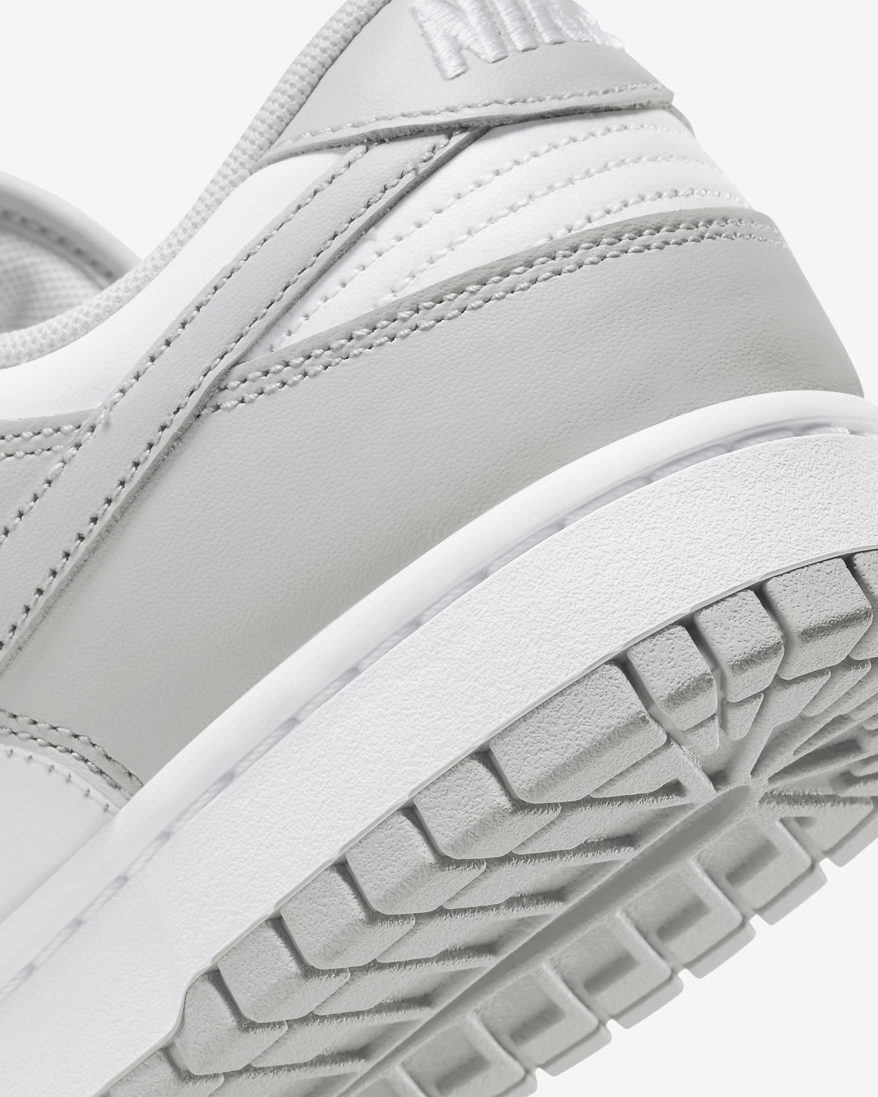 Nike Dunk Low Retro Men's Shoe - White/Grey Fog