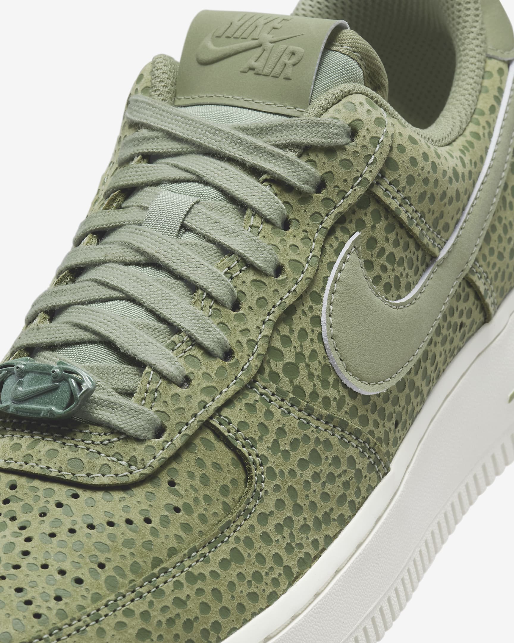 Chaussure Nike Air Force 1 '07 Premium pour femme - Sesame/Light Bone/Oil Green