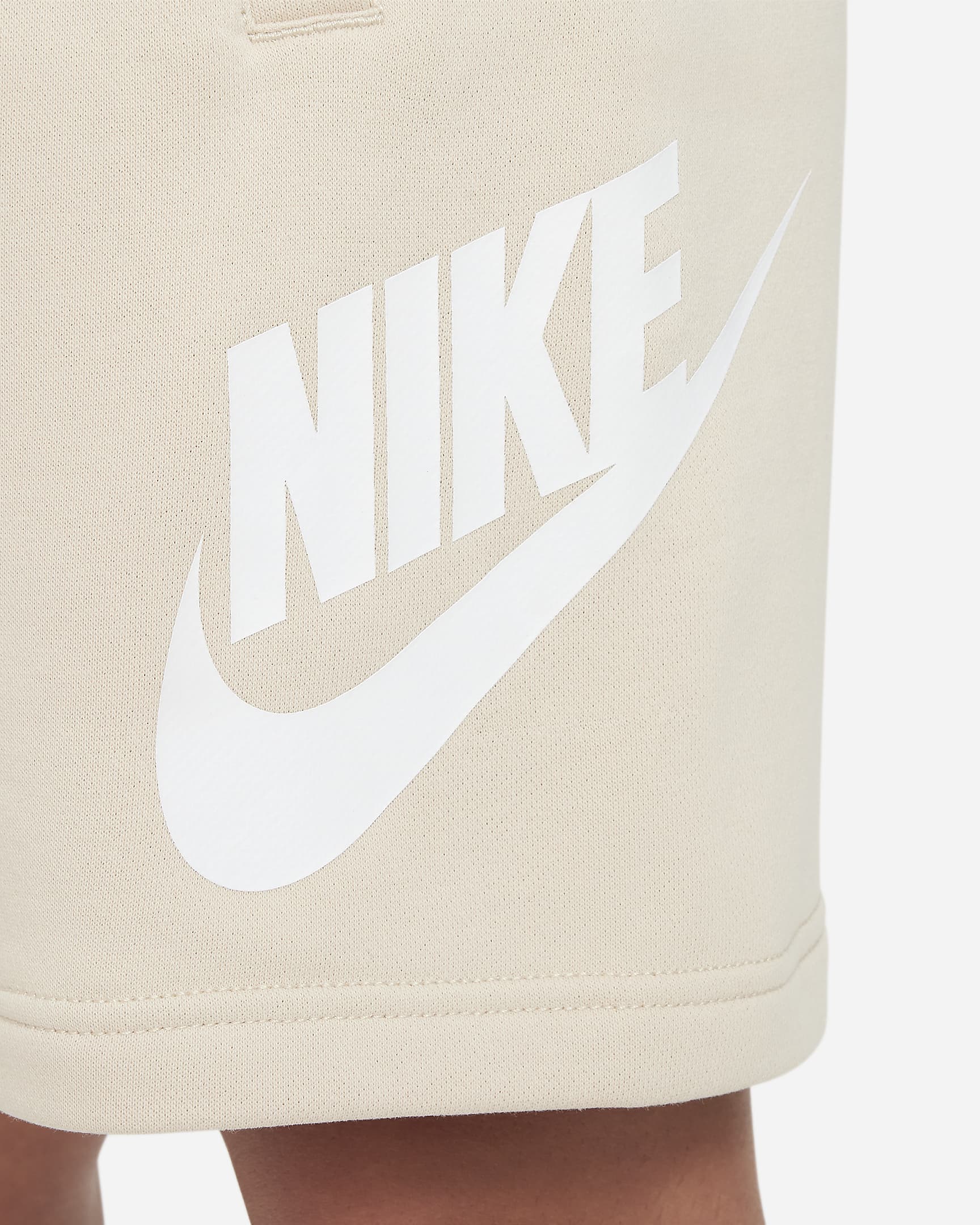 Shorts de French Terry para niños talla grande Nike Sportswear Club Fleece - Duna/Blanco