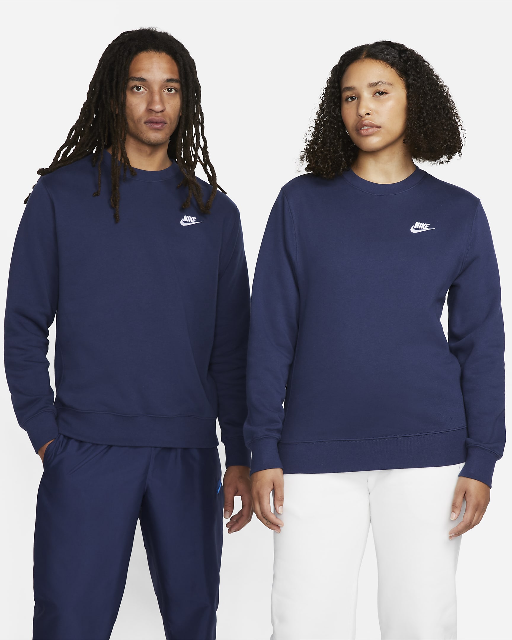 Haut Nike Sportswear Club Fleece pour Homme - Midnight Navy/Blanc