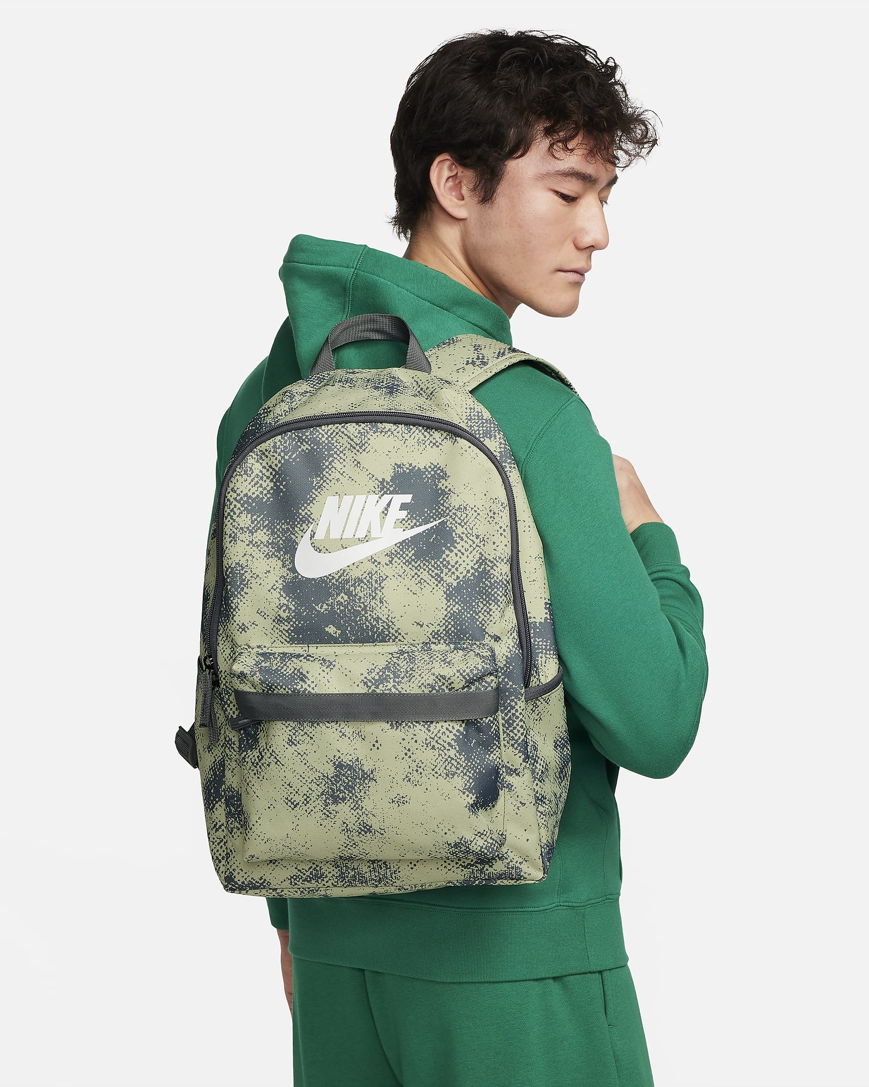 Nike Heritage ryggsekk (25 L) - Olive Aura/Smoke Grey/Summit White