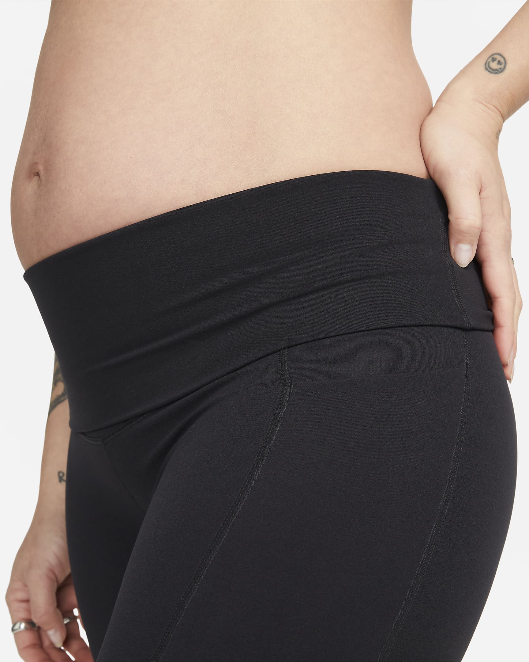 Nike Zenvy (M) bikershorts met zakken en iets ondersteunende hoge taille voor dames (21 cm, zwangerschapskleding) - Zwart