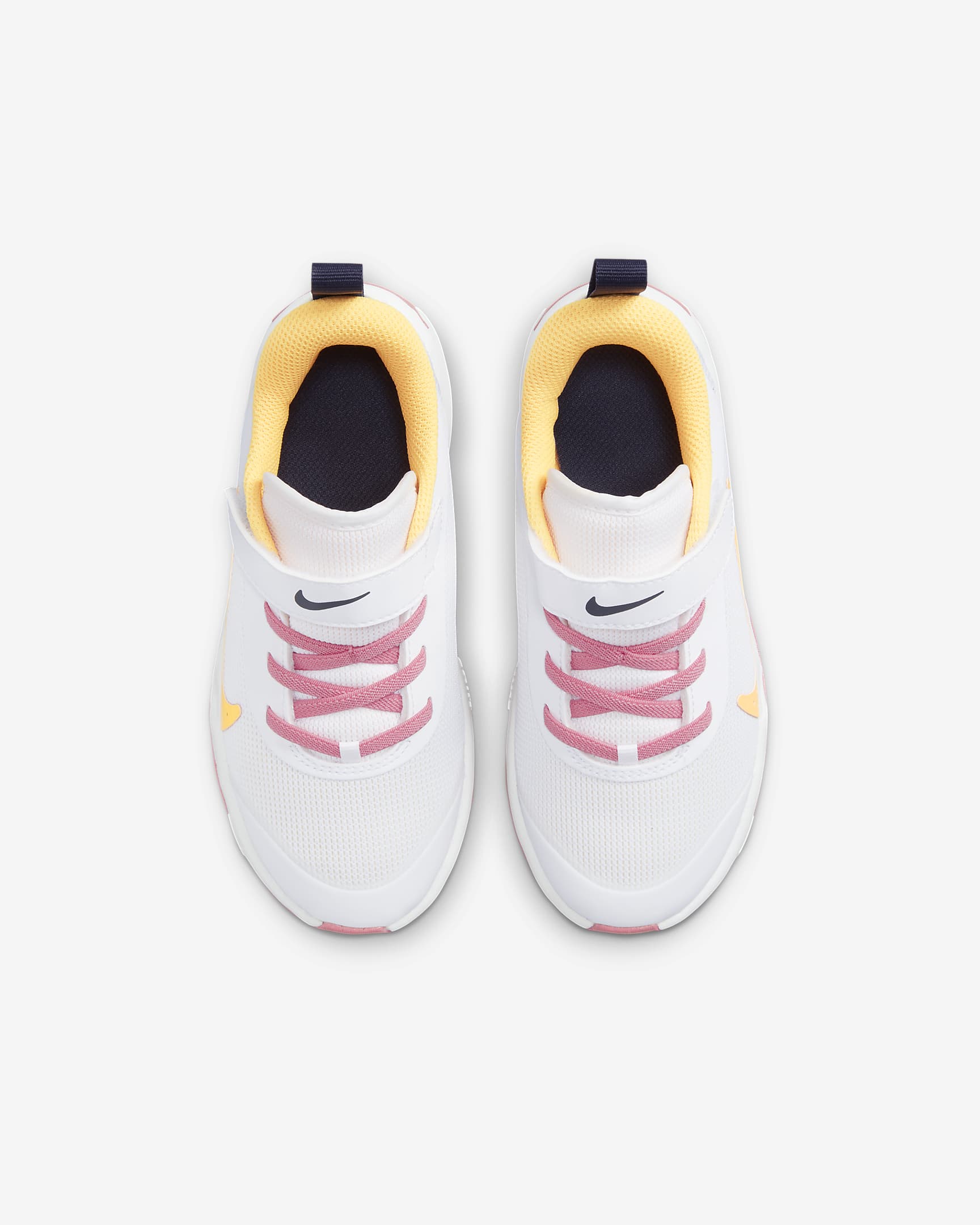 Nike Omni Multi-Court Younger Kids' Shoes - White/Coral Chalk/Sea Coral/Citron Pulse