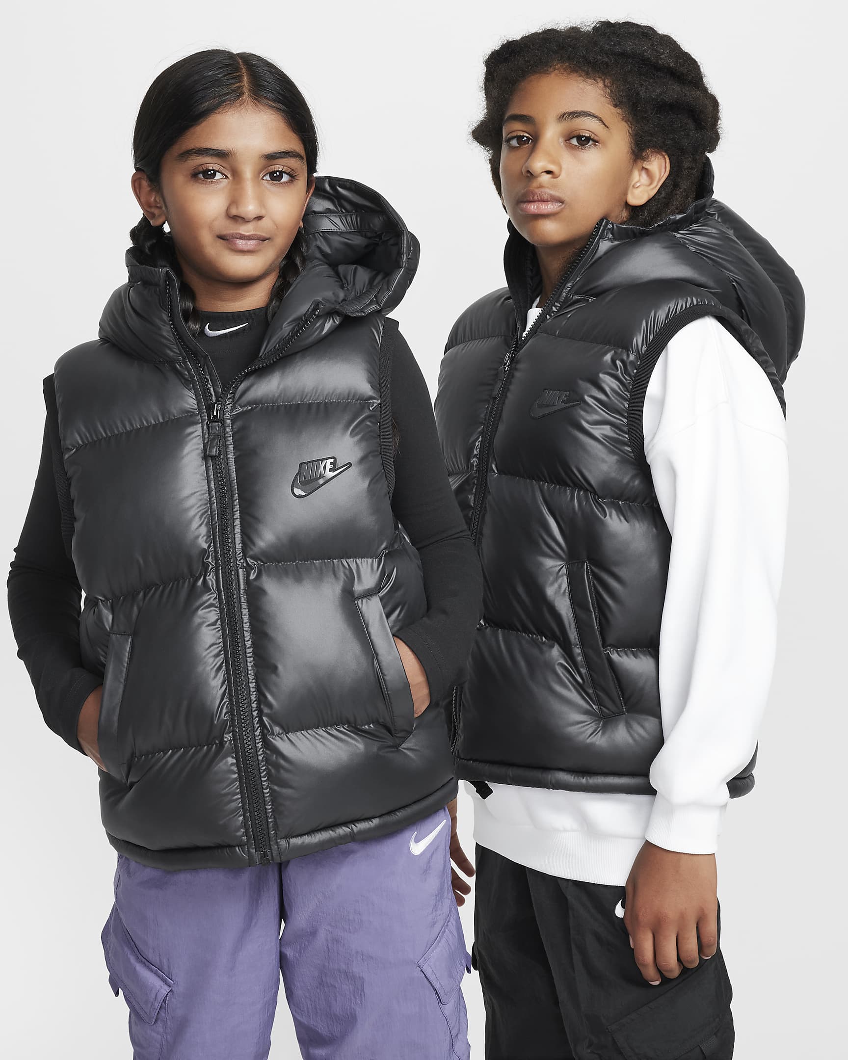 Nike Sportswear Heavyweight Synthetic Fill EasyOn Older Kids' Therma-FIT Repel Loose Hooded Gilet - Black/Black/Anthracite/Anthracite