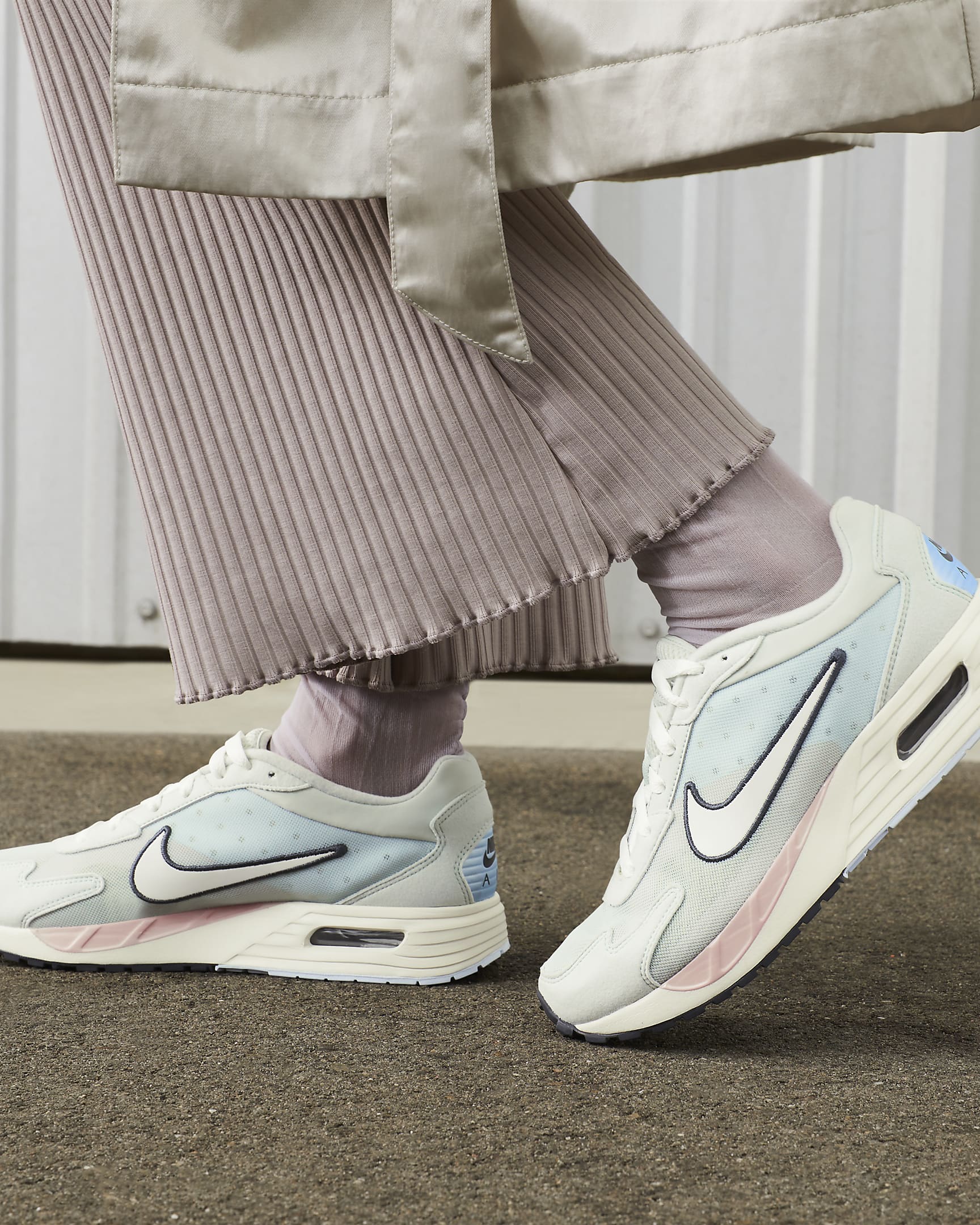 Nike Air Max Solo Women's Shoes - Light Silver/Buff Gold/Pink Oxford/Summit White