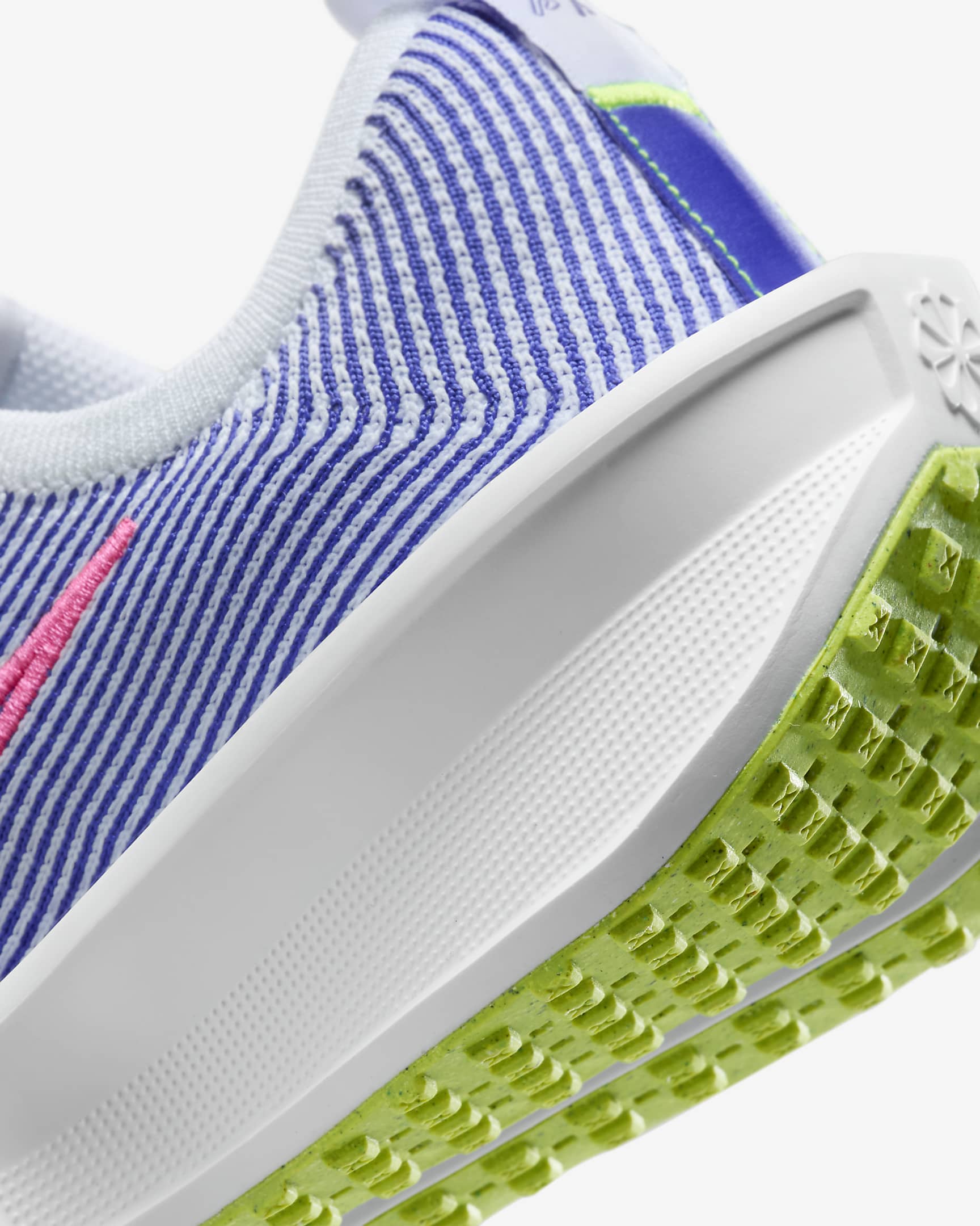 Tenis de correr en pavimento para mujer Nike Interact Run - Blanco/Azul astronómico/Volt/Hiperrosa