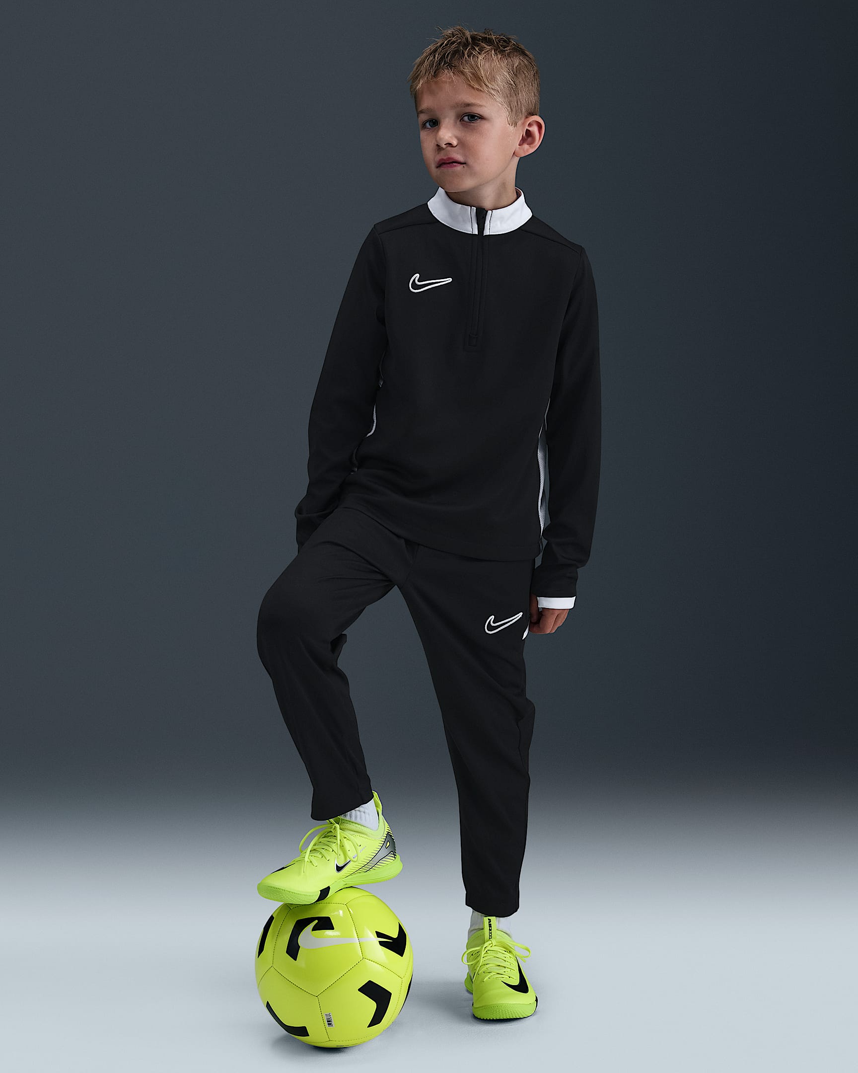 Conjunto deportivo Dri-FIT Academy para niños talla pequeña Nike - Negro