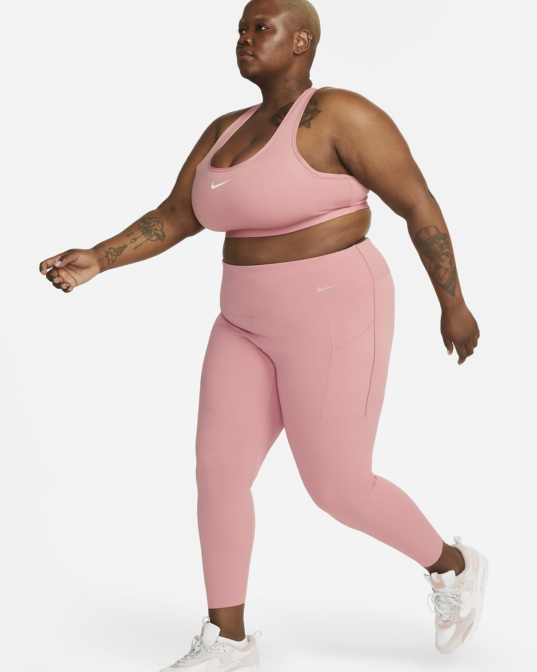 Nike Universa 7/8-legging met hoge taille, zakken en medium ondersteuning voor dames (Plus Size) - Red Stardust/Zwart