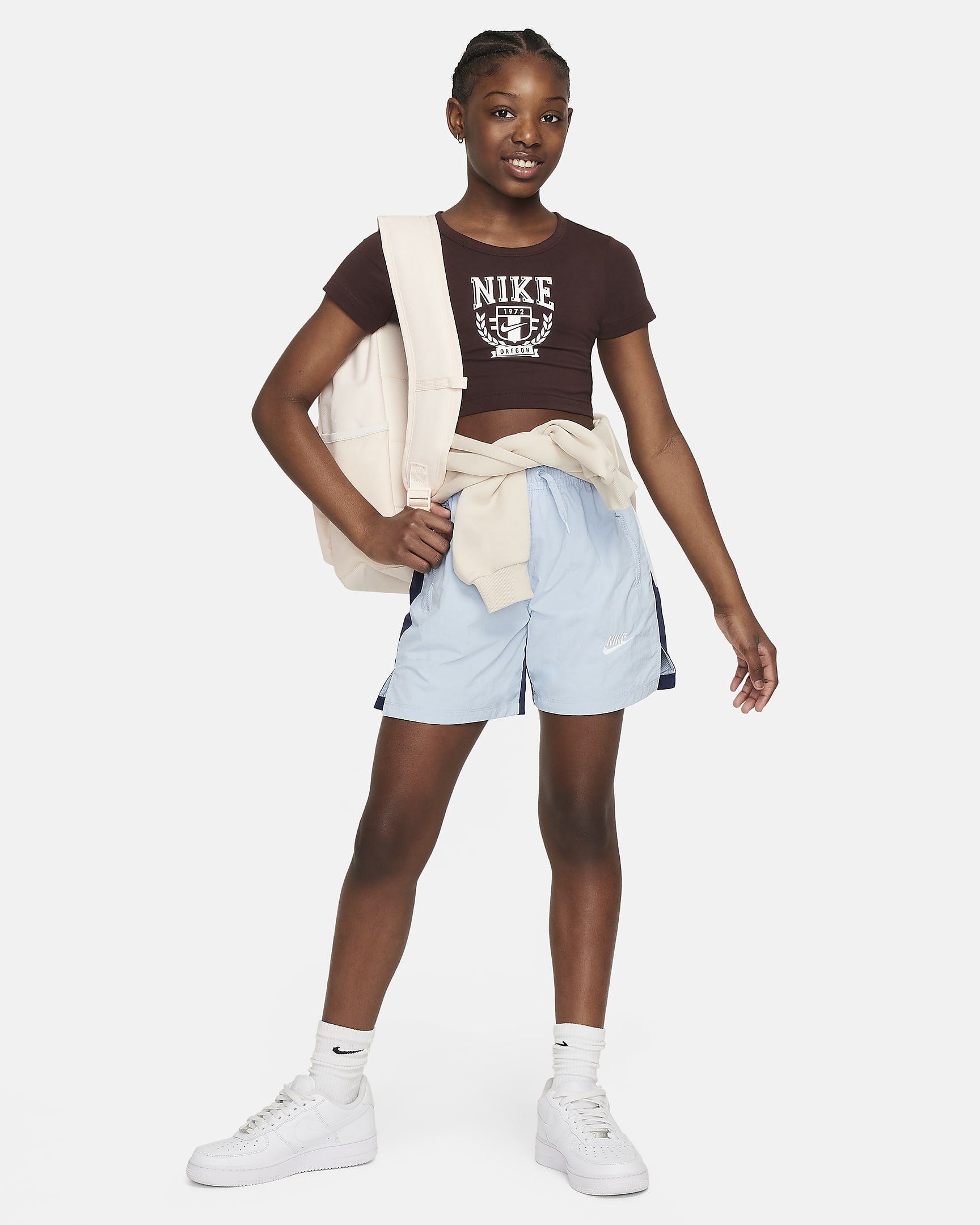 Nike Sportswear Older Kids' (Girls') Graphic T-Shirt. Nike AT