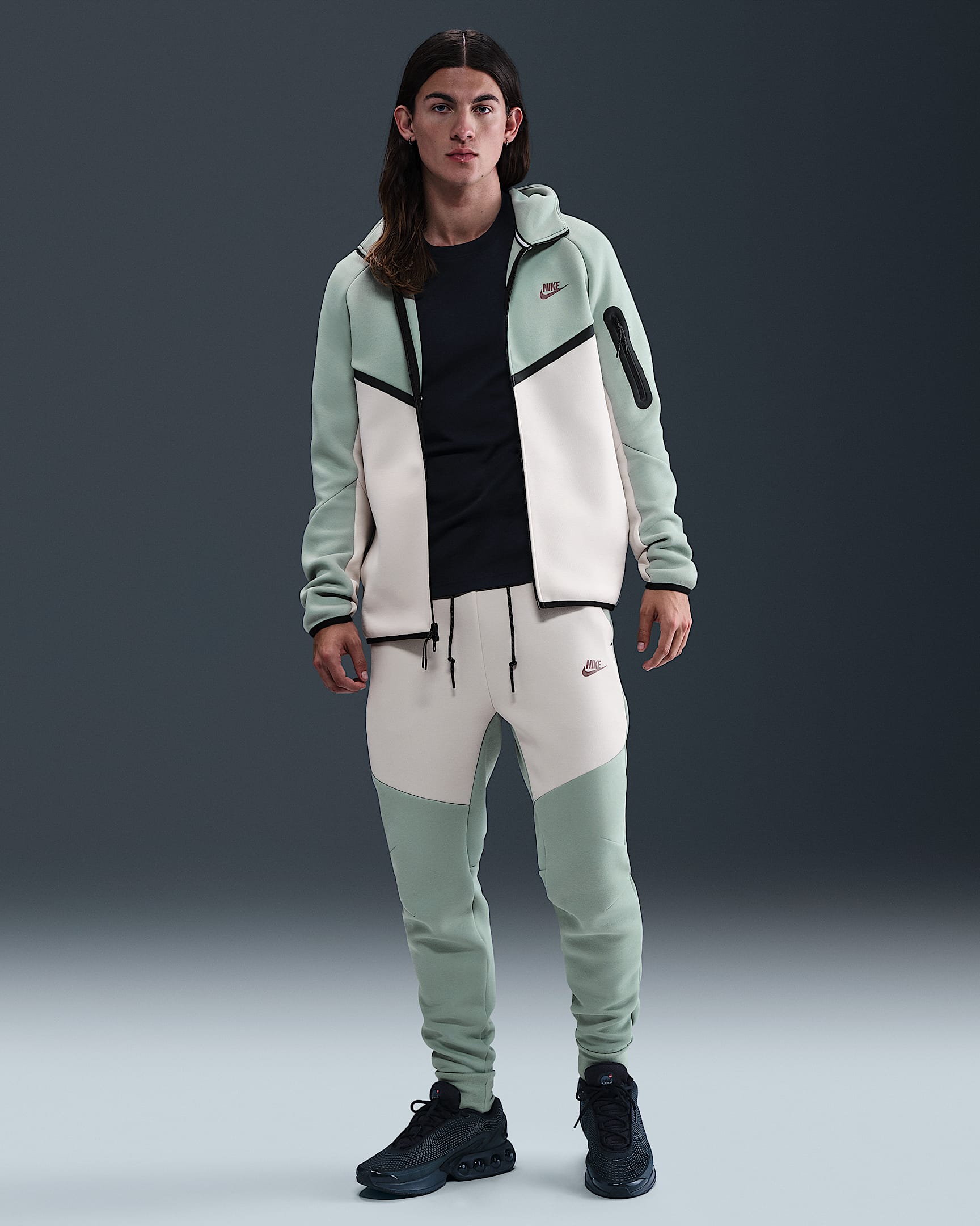 Nike Tech Men's Fleece Joggers - Dusty Sage/Light Orewood Brown/Plum Eclipse