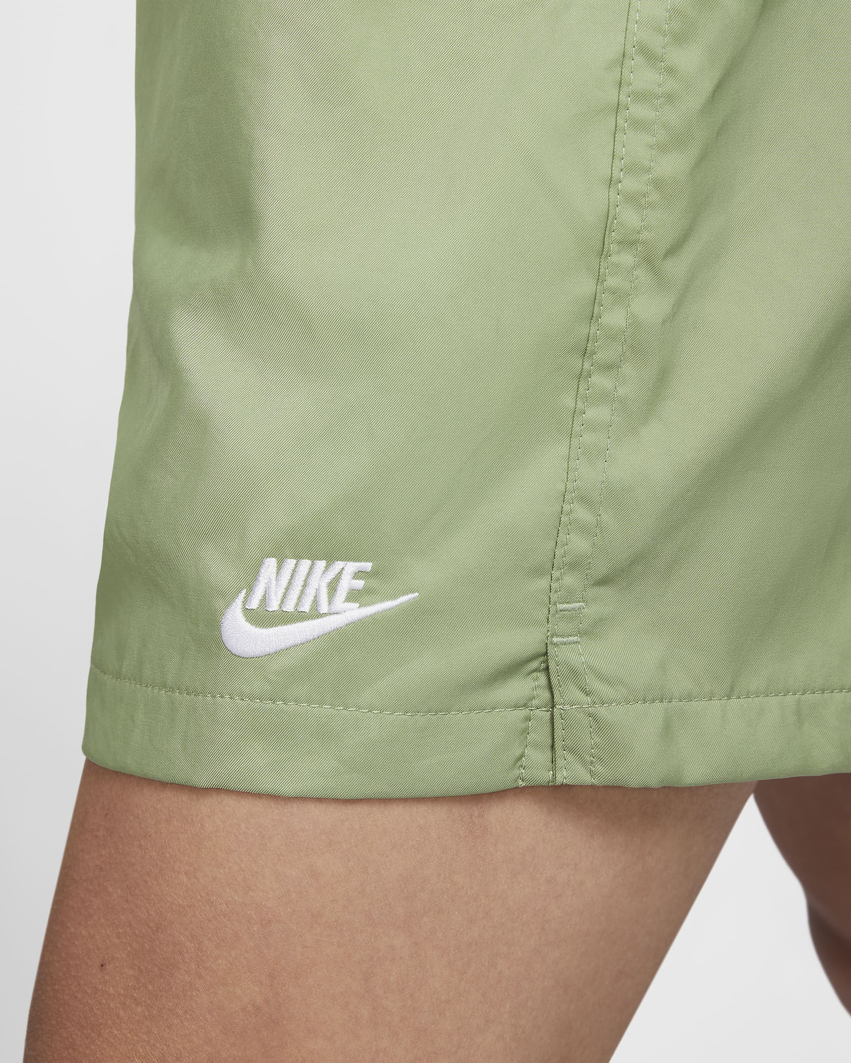 Nike Club Men's Woven Flow Shorts - Oil Green/White