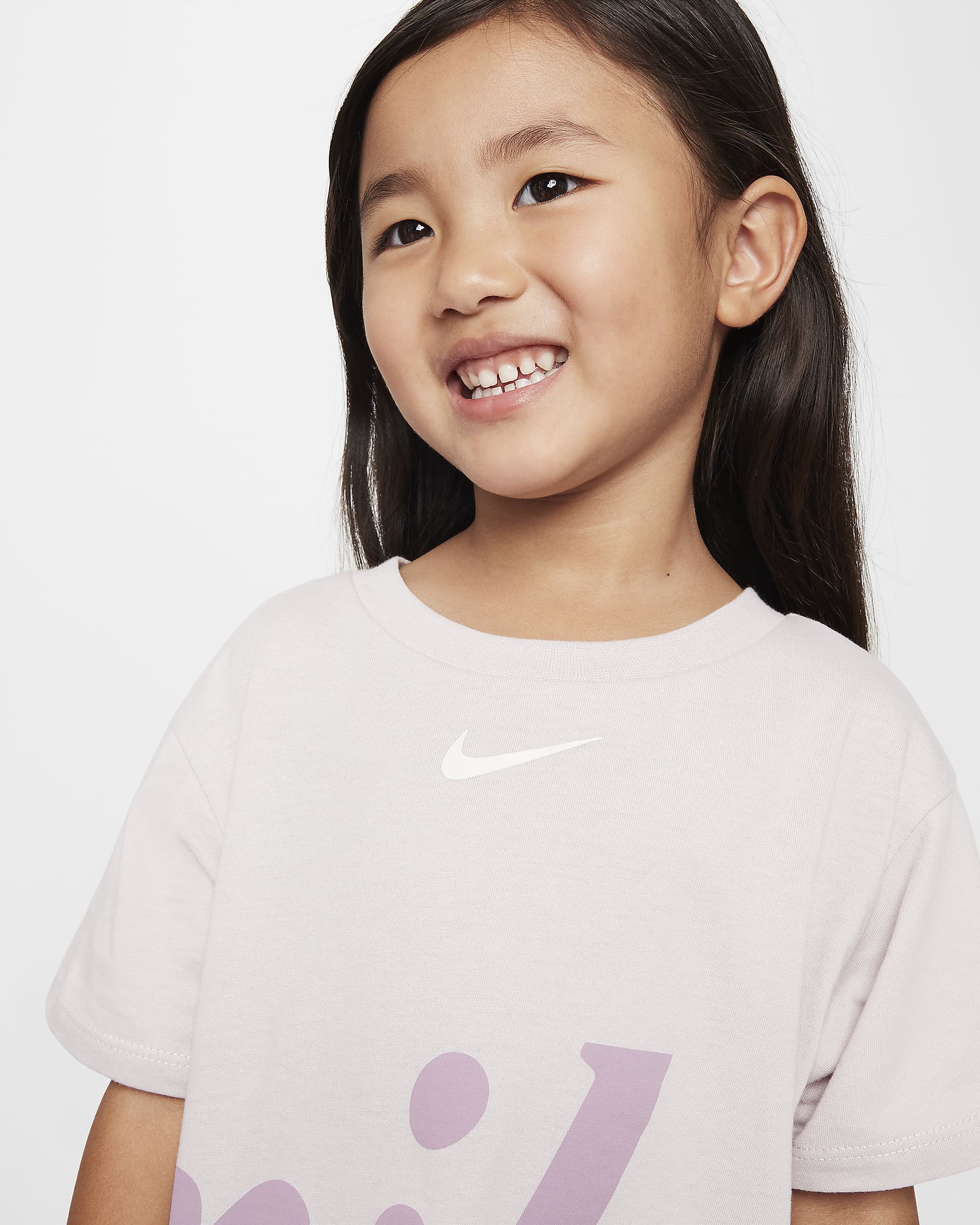 Playera con estampado cómoda para infantil Nike - Violeta platino