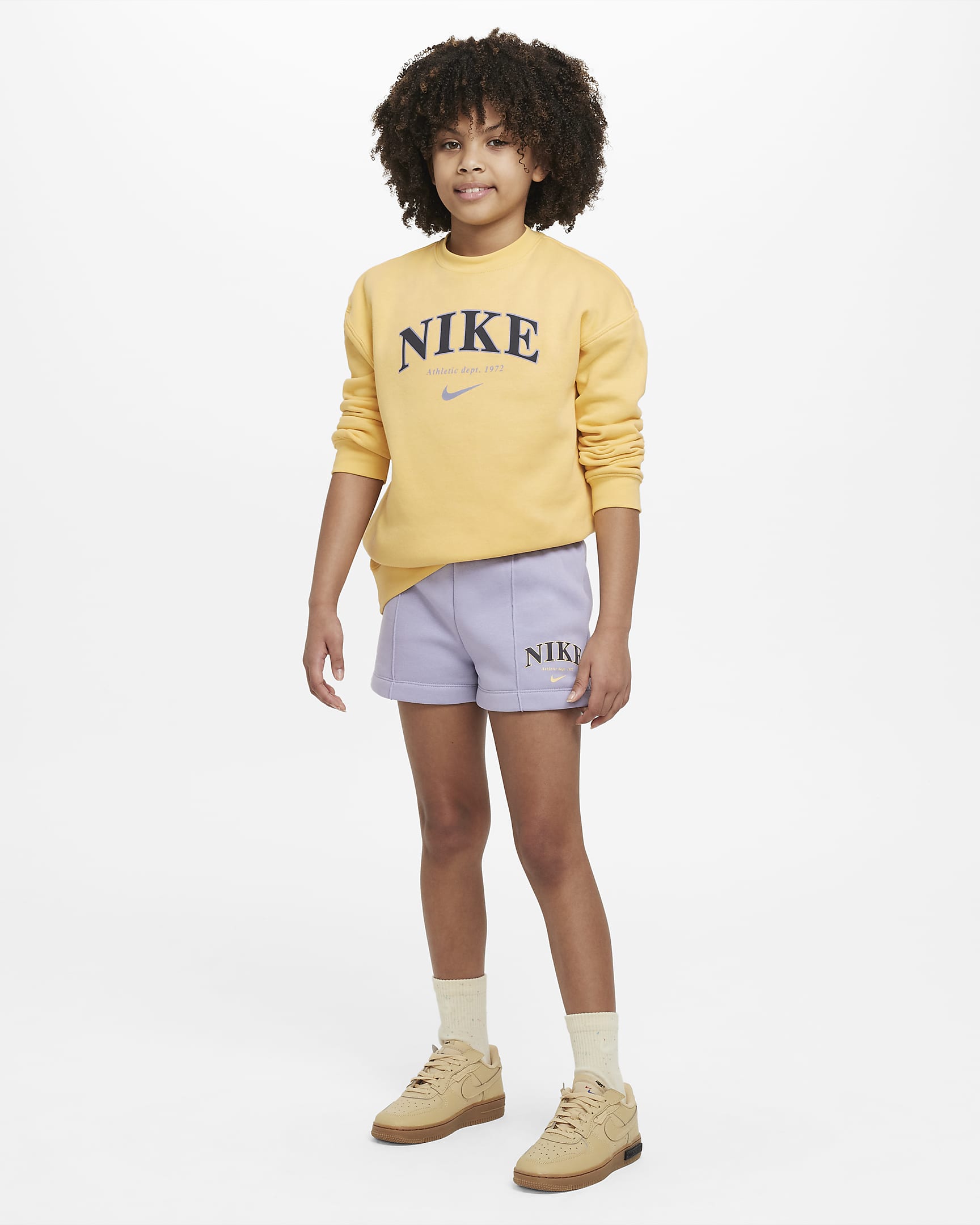 Nike Sportswear Trend Older Kids' (Girls') Shorts. Nike BG