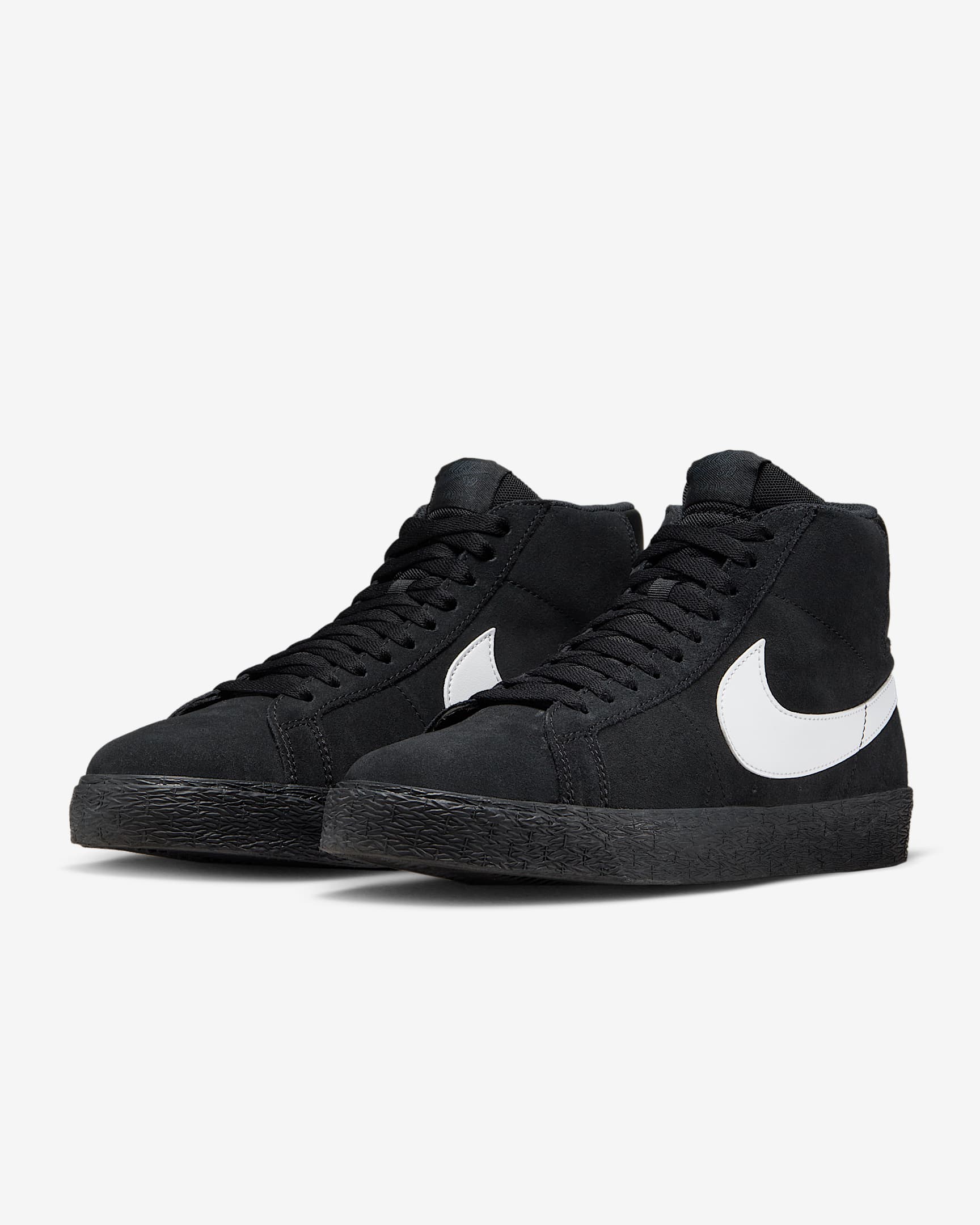 Nike SB Zoom Blazer Mid Skate Shoe. Nike BE