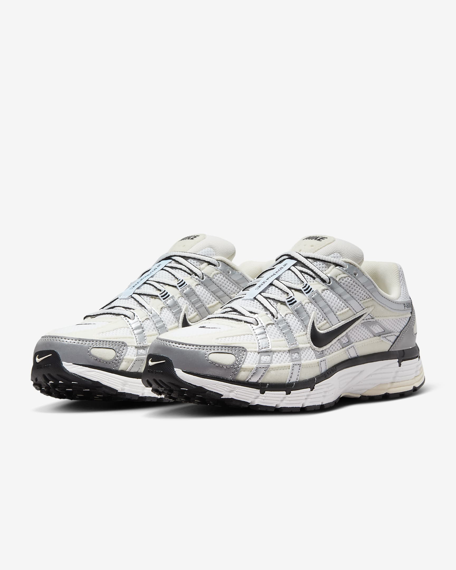 Scarpa Nike P-6000 - Coconut Milk/Summit White/Argento metallizzato/Nero