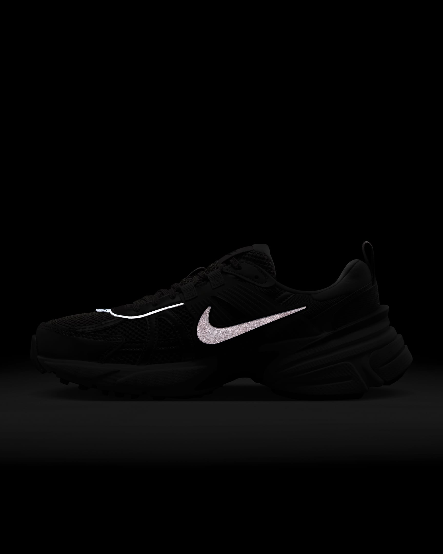 Nike V2K Run Shoes - Smokey Mauve/Cobblestone/Light Smoke Grey/Smokey Mauve