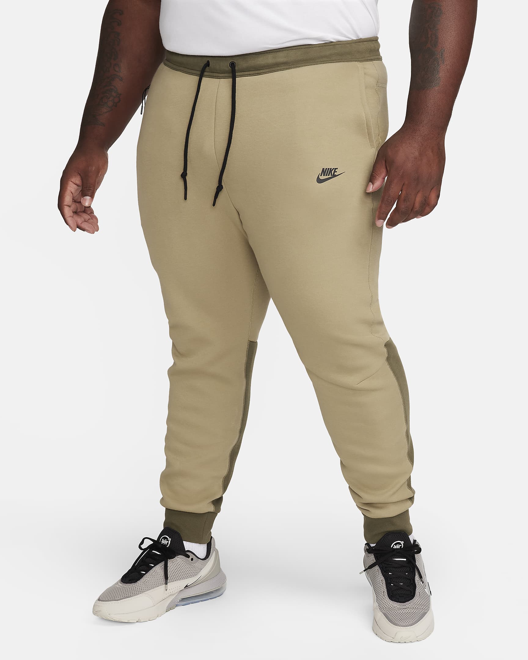 Joggingbyxor Nike Sportswear Tech Fleece för män - Neutral Olive/Medium Olive/Svart