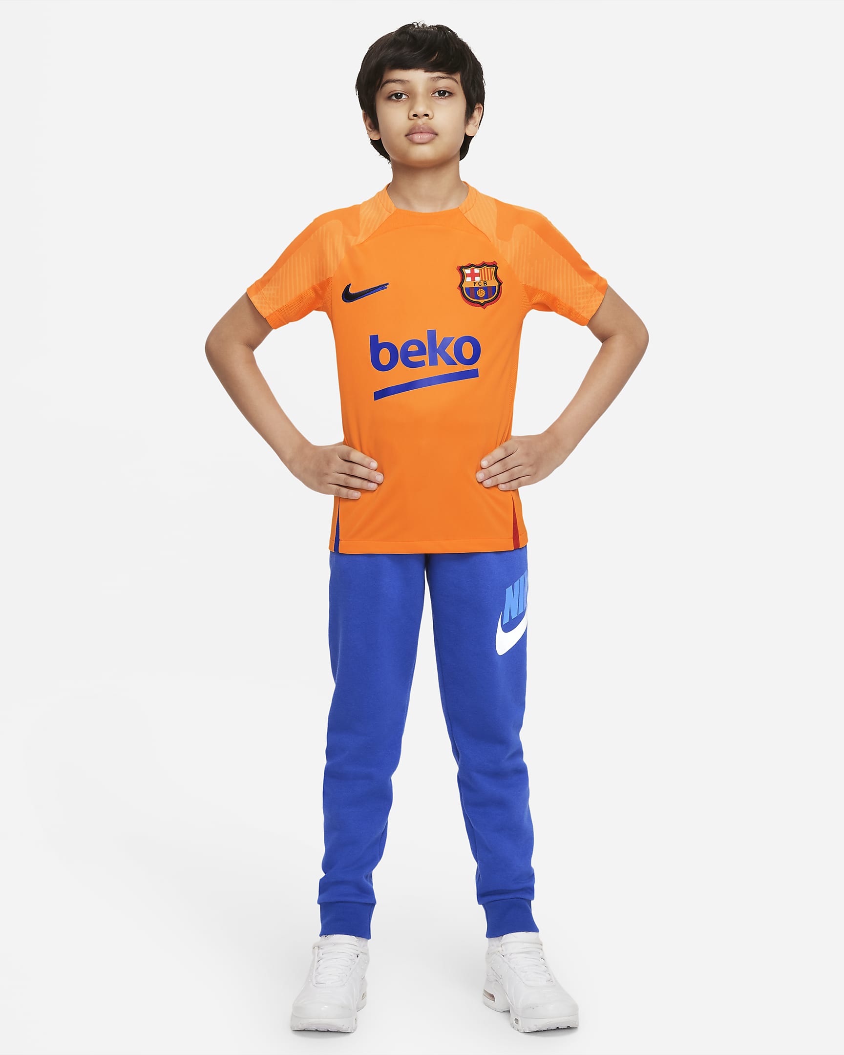 FC Barcelona Strike 大童 Nike Dri-FIT 短袖足球上衣 - Vivid Orange/University Red/黑色