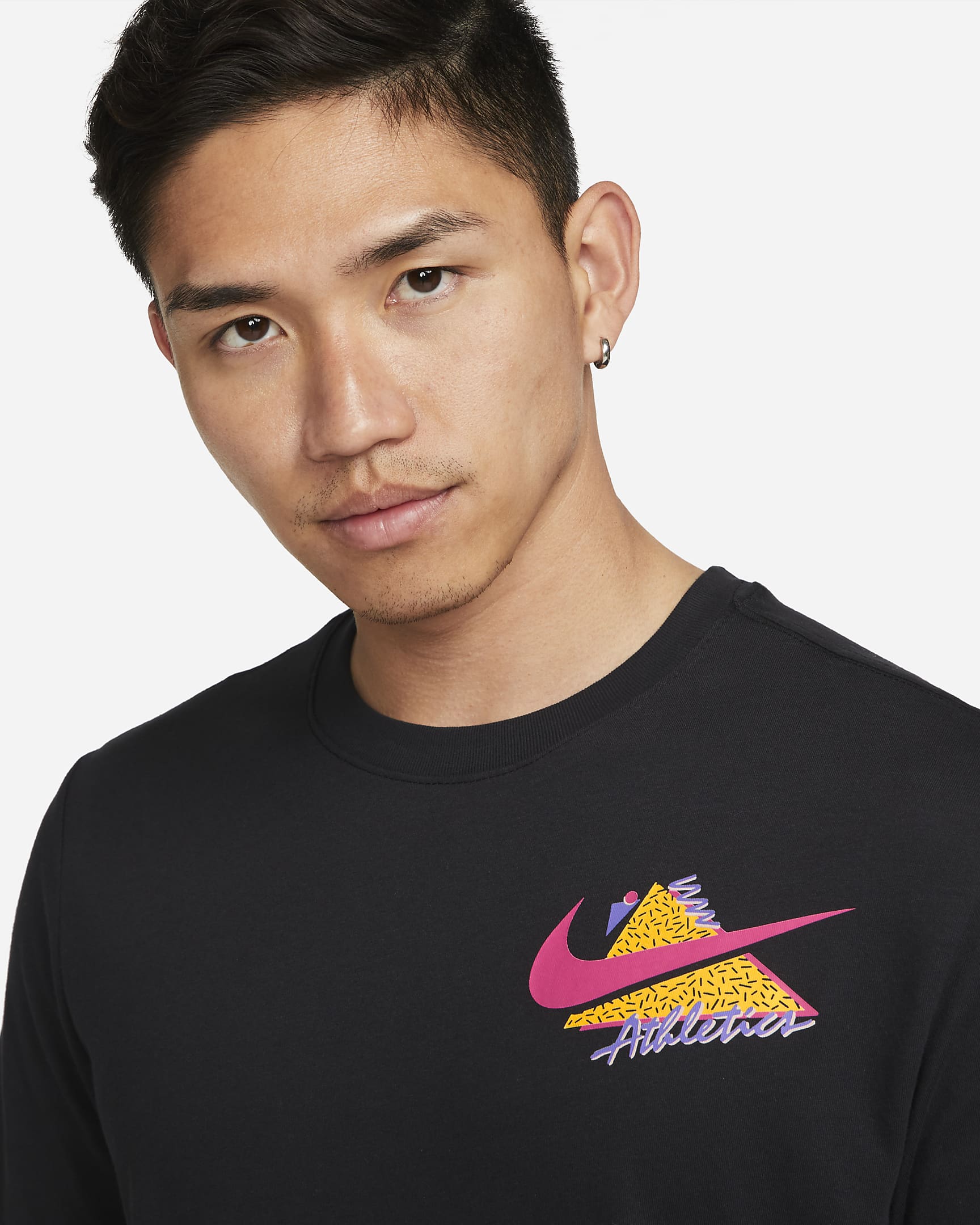 Nike Dri-FIT Men's Graphic Training T-Shirt. Nike IN