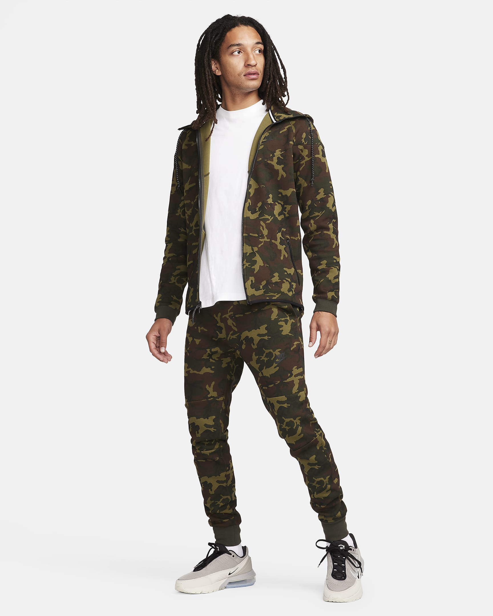 Nike Sportswear Tech Fleece OG Men's Slim-Fit Joggers. Nike BE