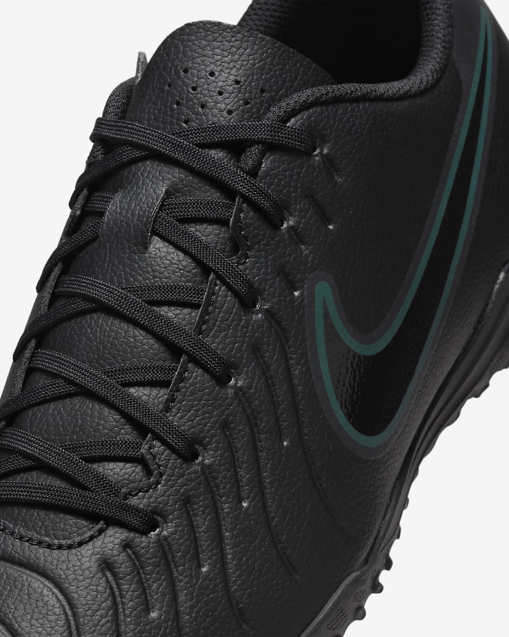 Nike Tiempo Legend 10 Club Low-Top-Fußballschuh für Turf - Schwarz/Deep Jungle/Schwarz