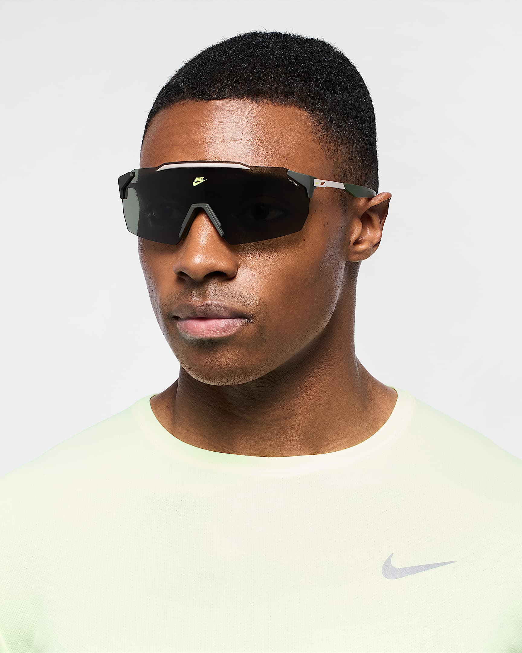 Nike Limitless Shield zonnebril - Sequoia/Volt