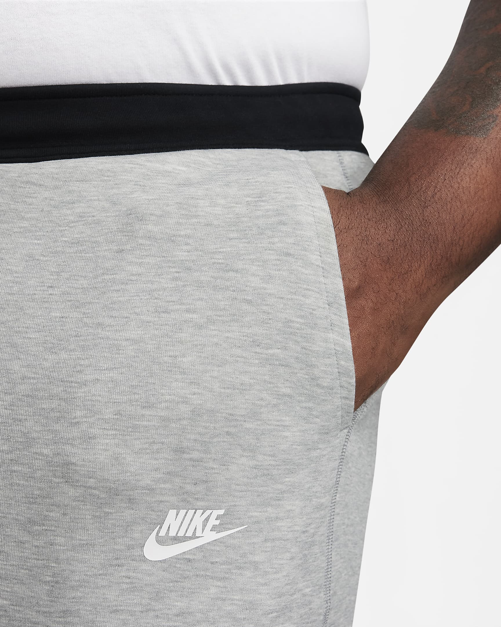 Nike Sportswear Tech Fleece Erkek Jogger'ı - Dark Grey Heather/Siyah/Beyaz