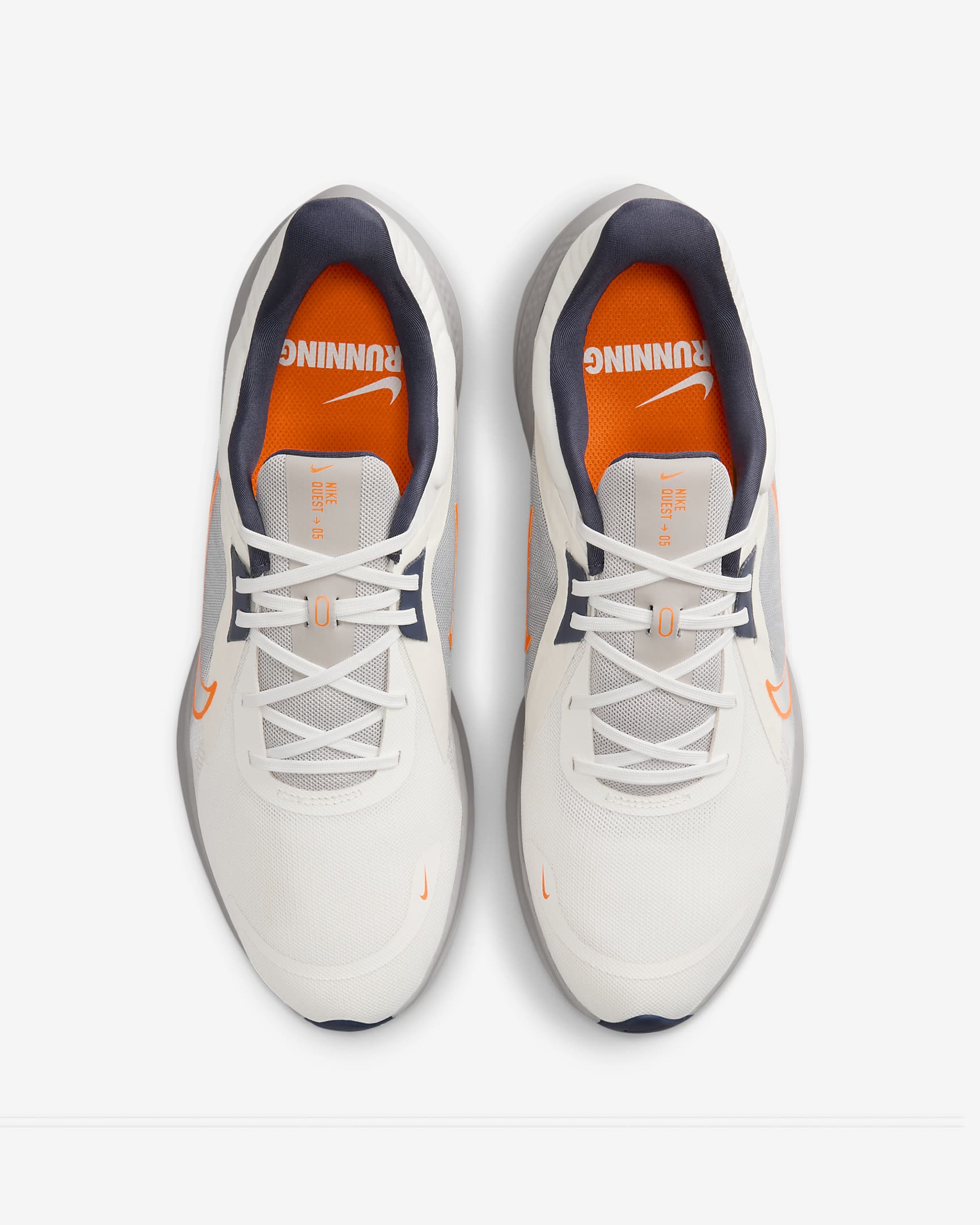 Tenis de correr en pavimento para hombre Nike Quest 5 - Vela/Trueno azul/Mena de hierro claro/Naranja total