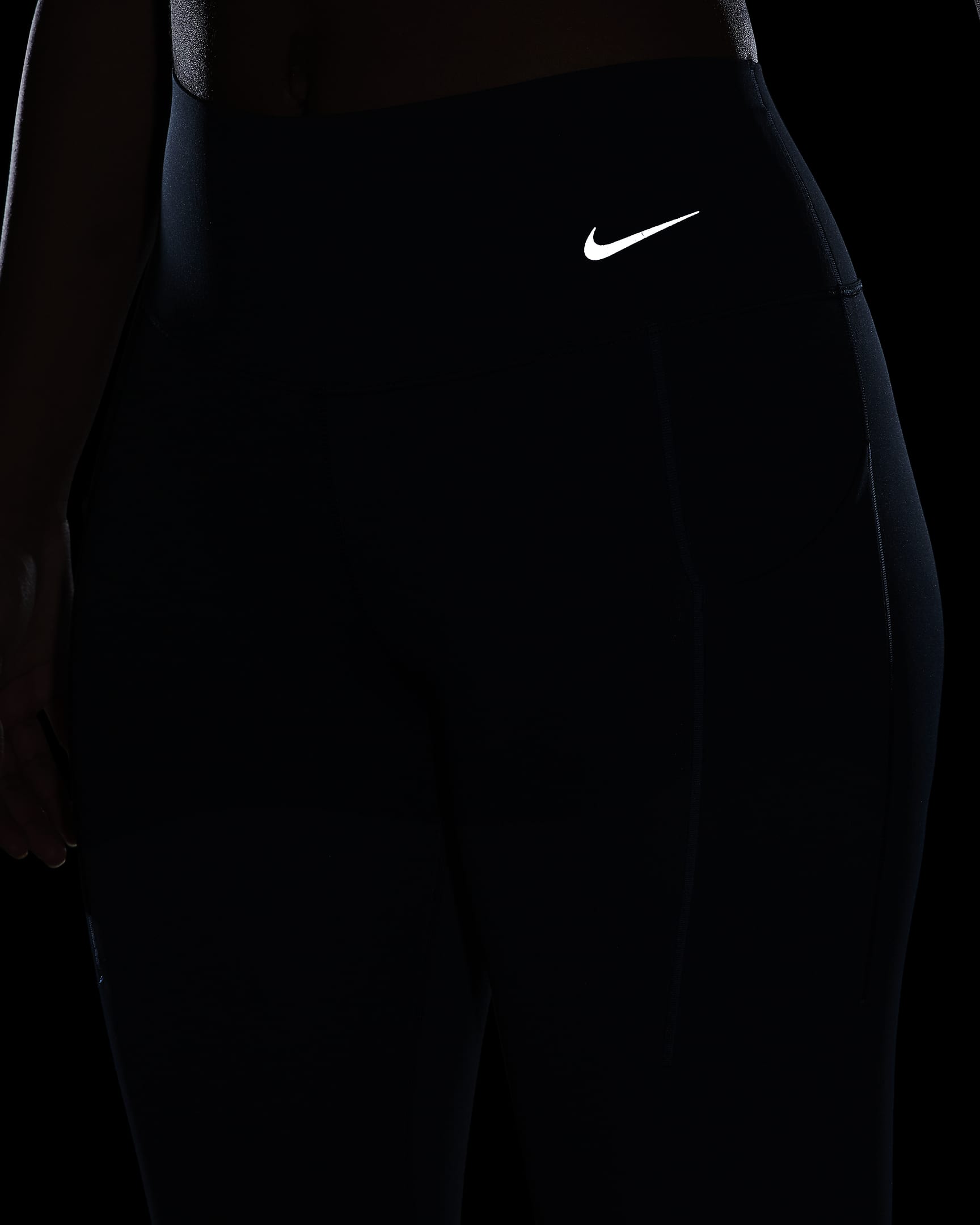 Nike Universa Women's Medium-Support Mid-Rise 7/8 Leggings with Pockets - Armoury Navy/Black