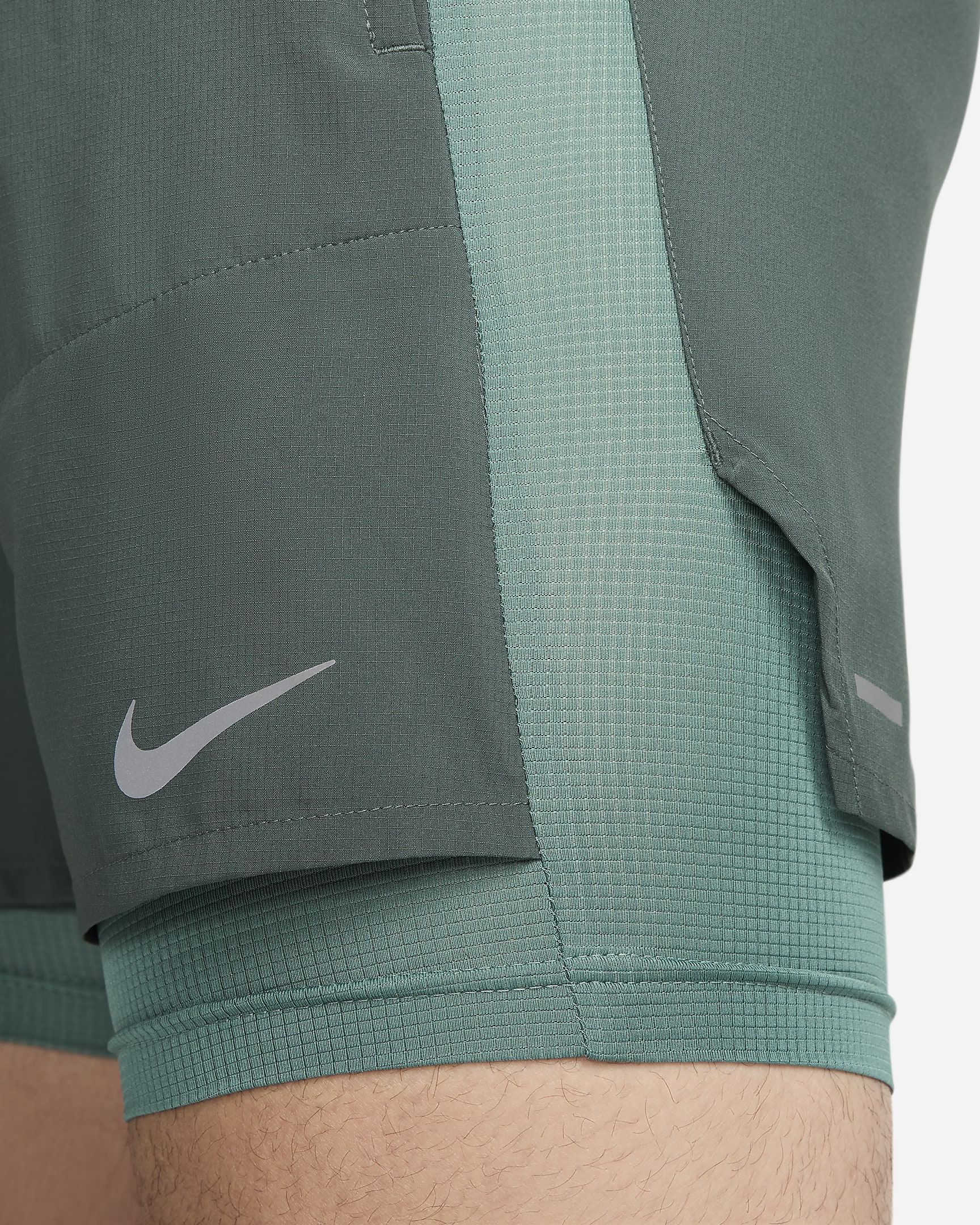 Shorts da running Hybrid 13 cm Dri-FIT Nike Stride – Uomo - Vintage Green/Bicoastal/Nero